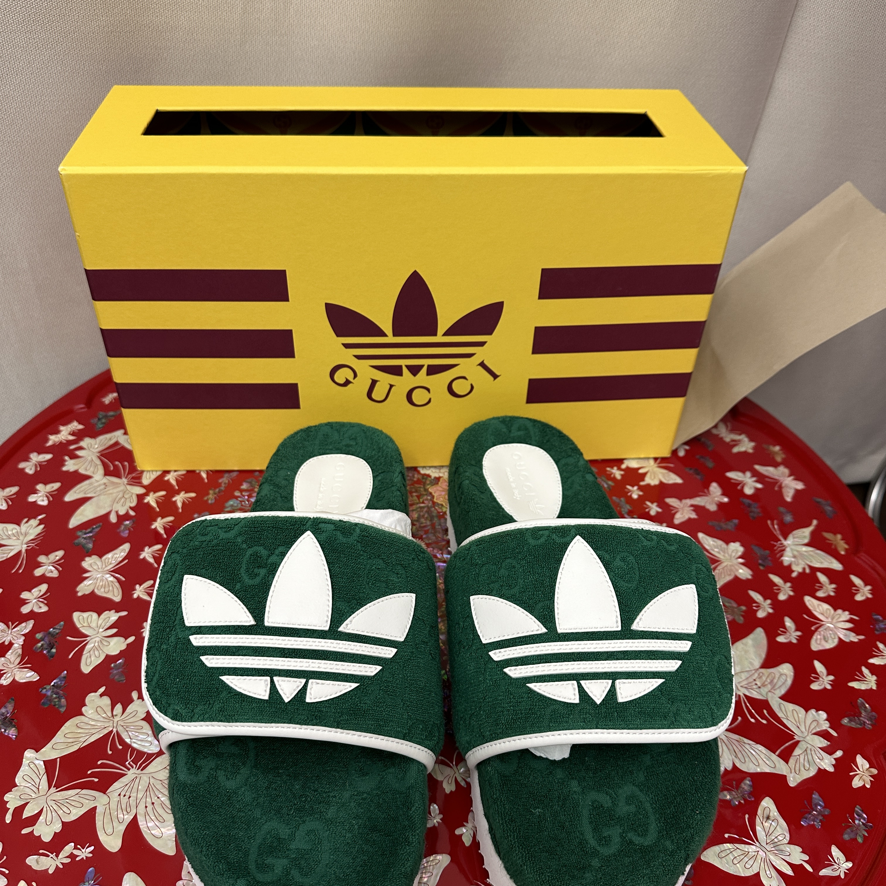 Gucci x Adidas GG Platform Sandal Green 착용 스타일 - 2