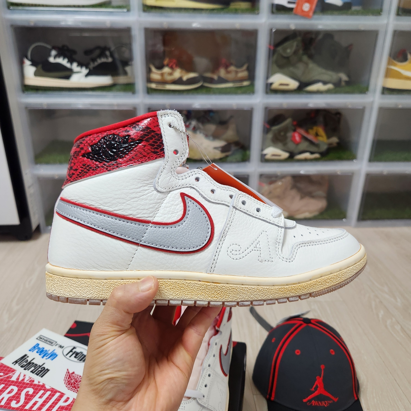 Jordan x Awake NY Air Ship PE SP Sail University Red 착용 스타일 - 1