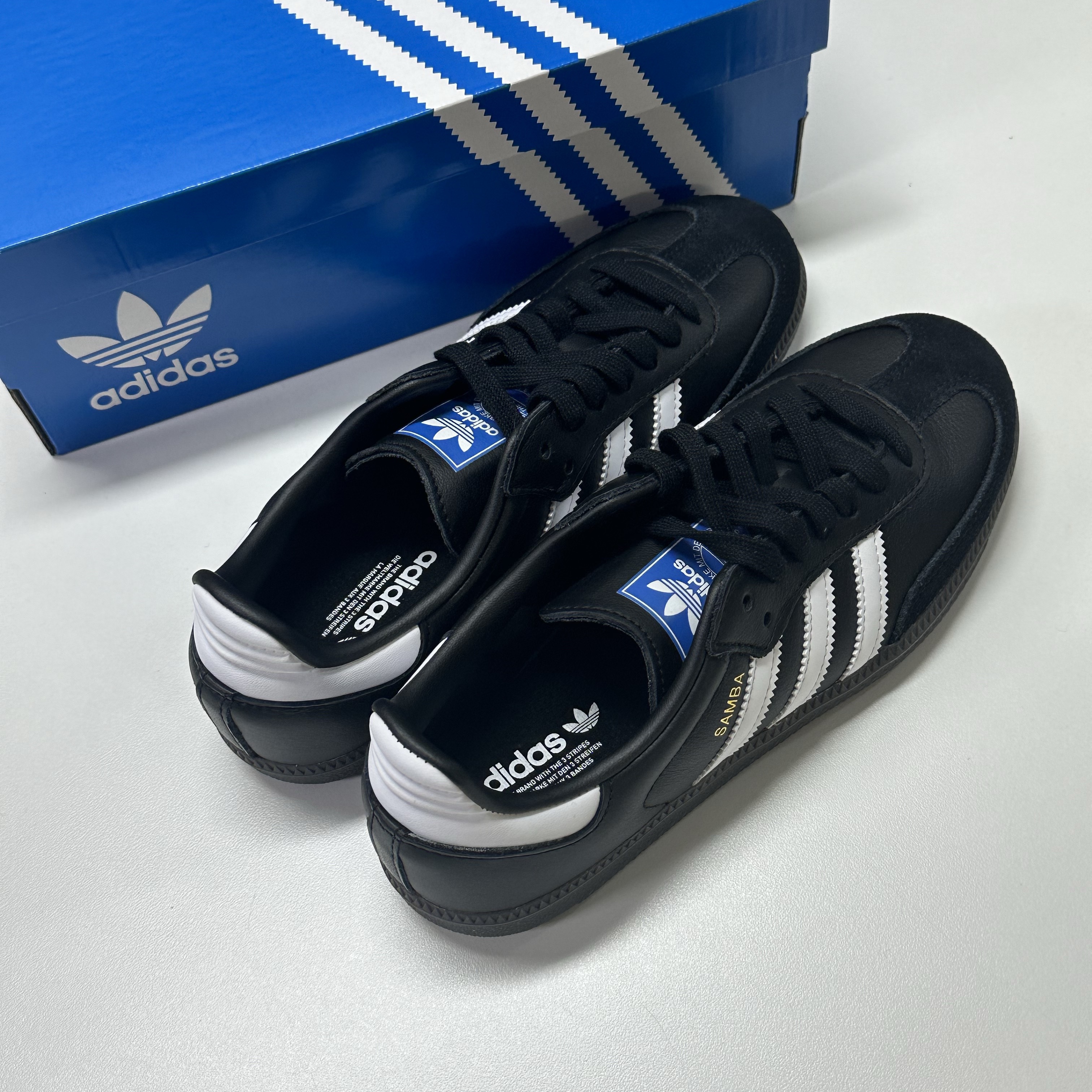 Adidas Samba OG Black White Gum 착용 스타일
