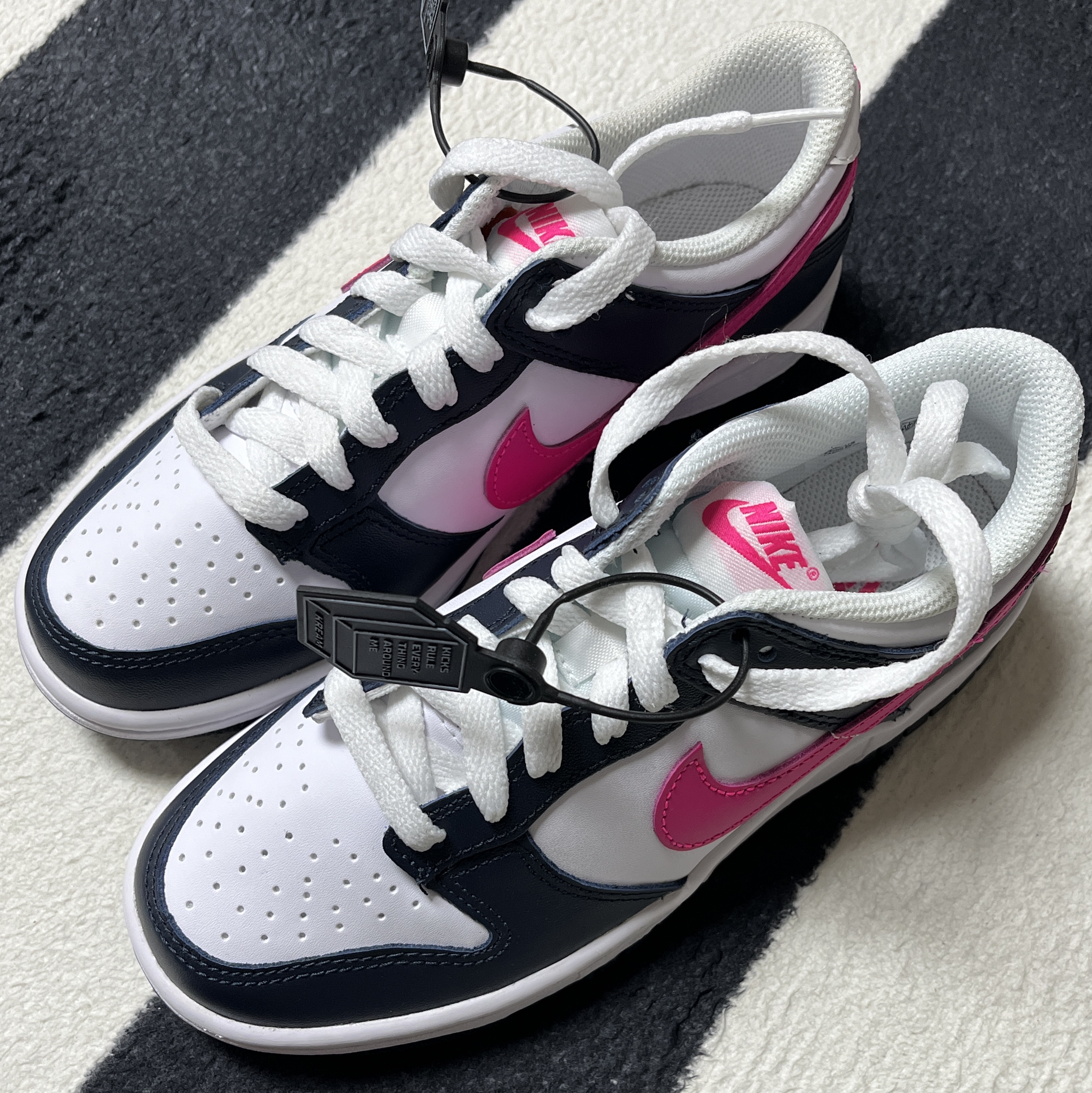 (GS) Nike Dunk Low Dark Obsidian Fierce Pink 착용 스타일