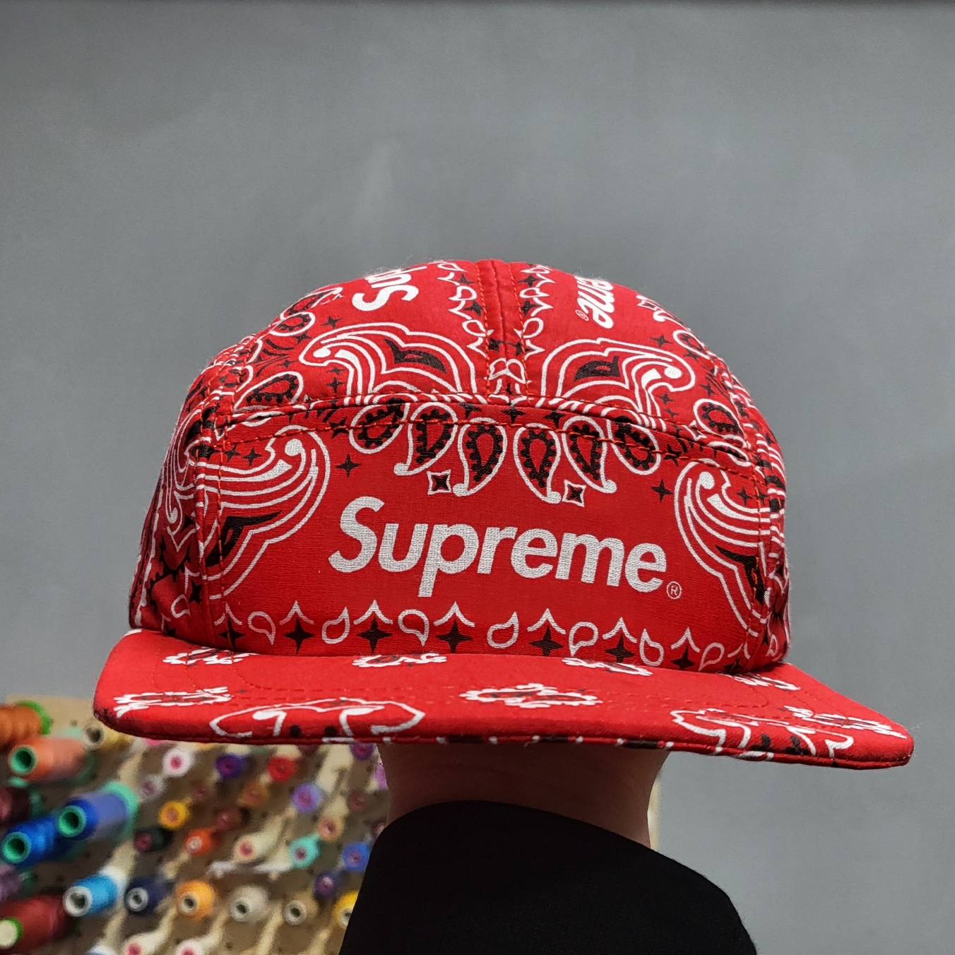 Supreme Hav-A-Hank Bandanas Multicolor (Set of 3) - 24SS 착용 스타일 - 3