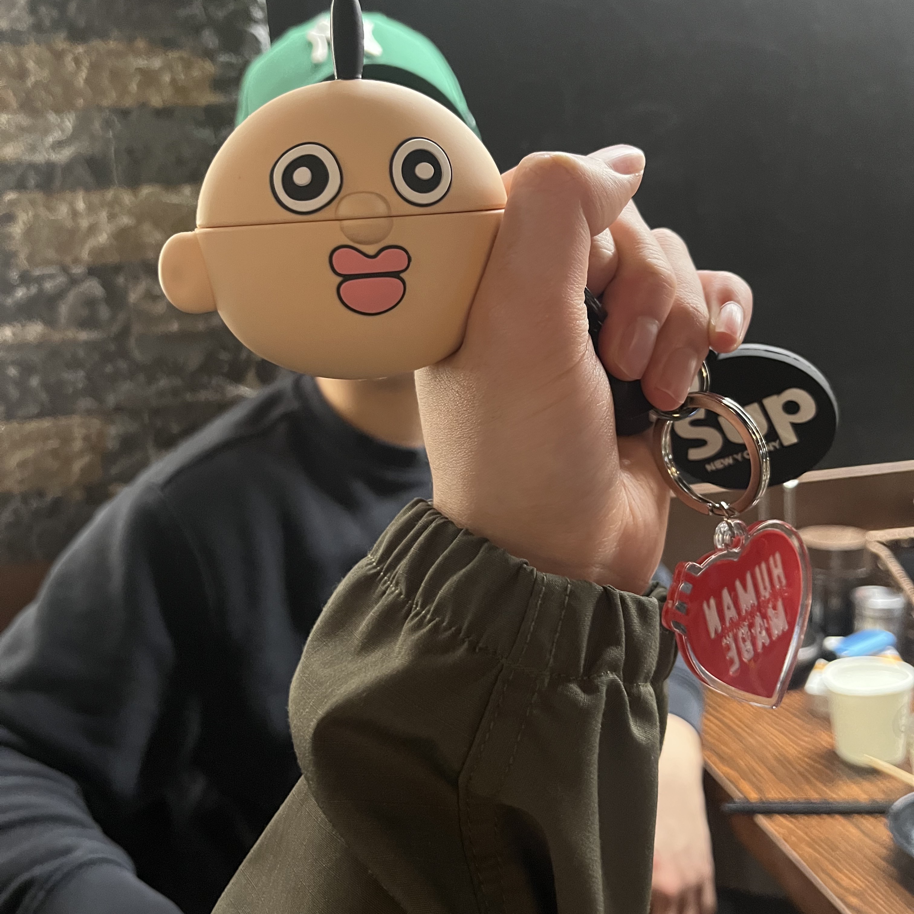 Bbangbbang Airpods Pro Case, Human Made Heart Keyring Red 착용 스타일
