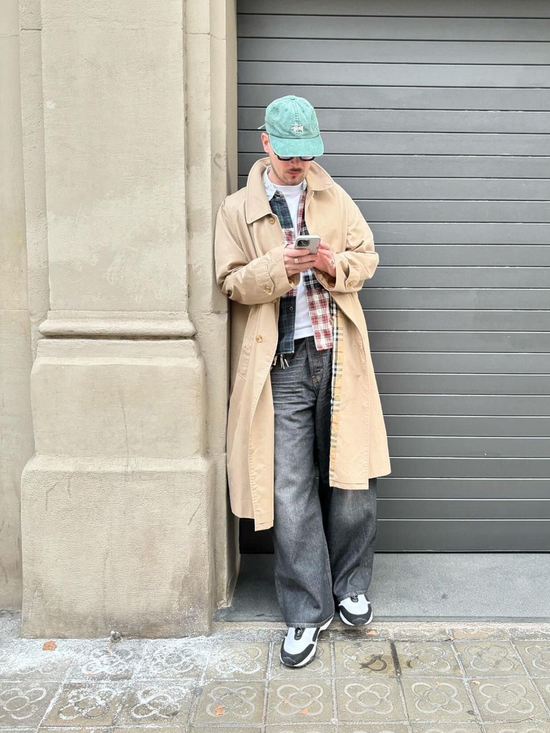 Burberry Long Castleford Trench Coat Hunter, Burberry Short Castleford Trench Coat Hunter 착용 스타일 - 5