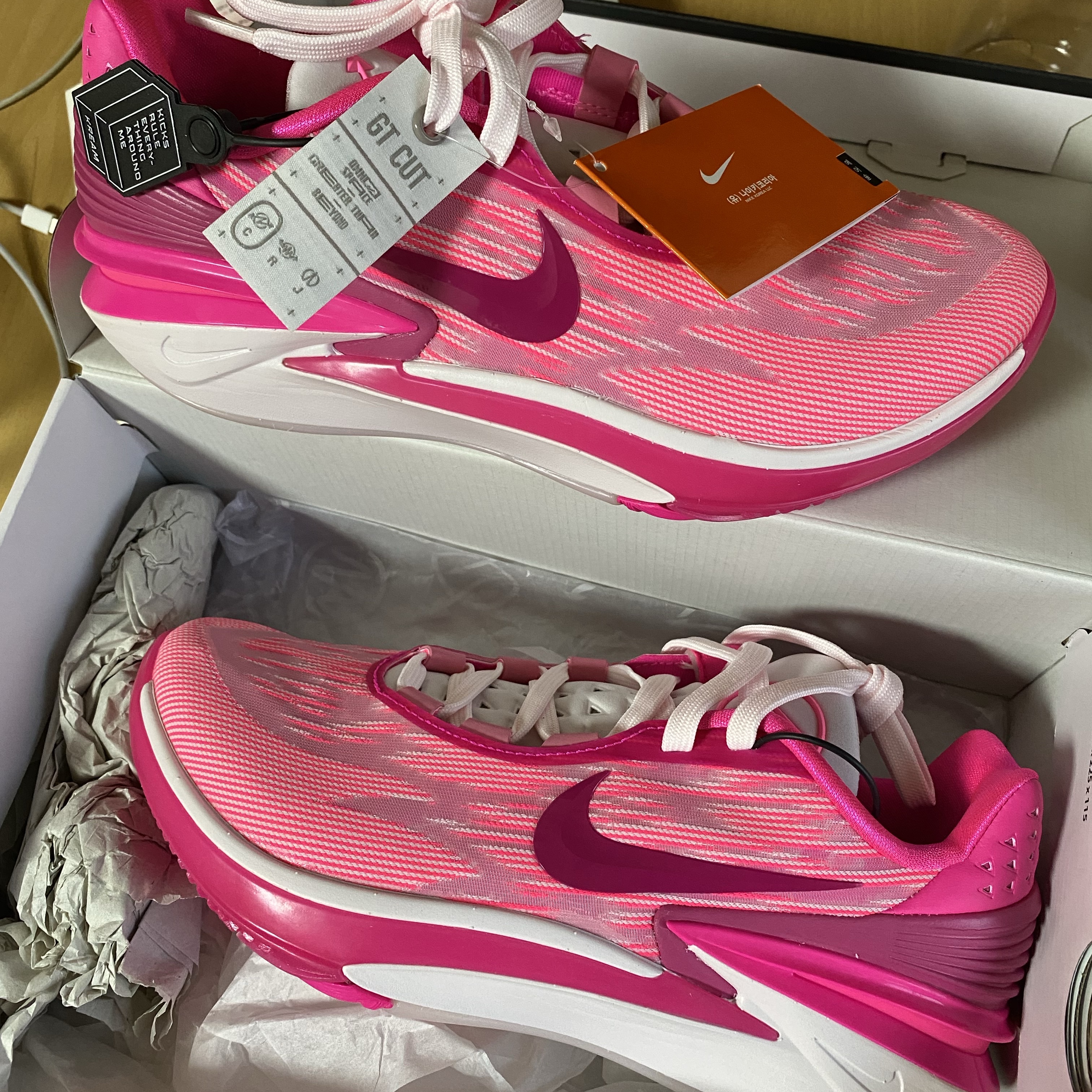 Nike Air Zoom GT Cut 2 EP Hyper Pink 착용 스타일