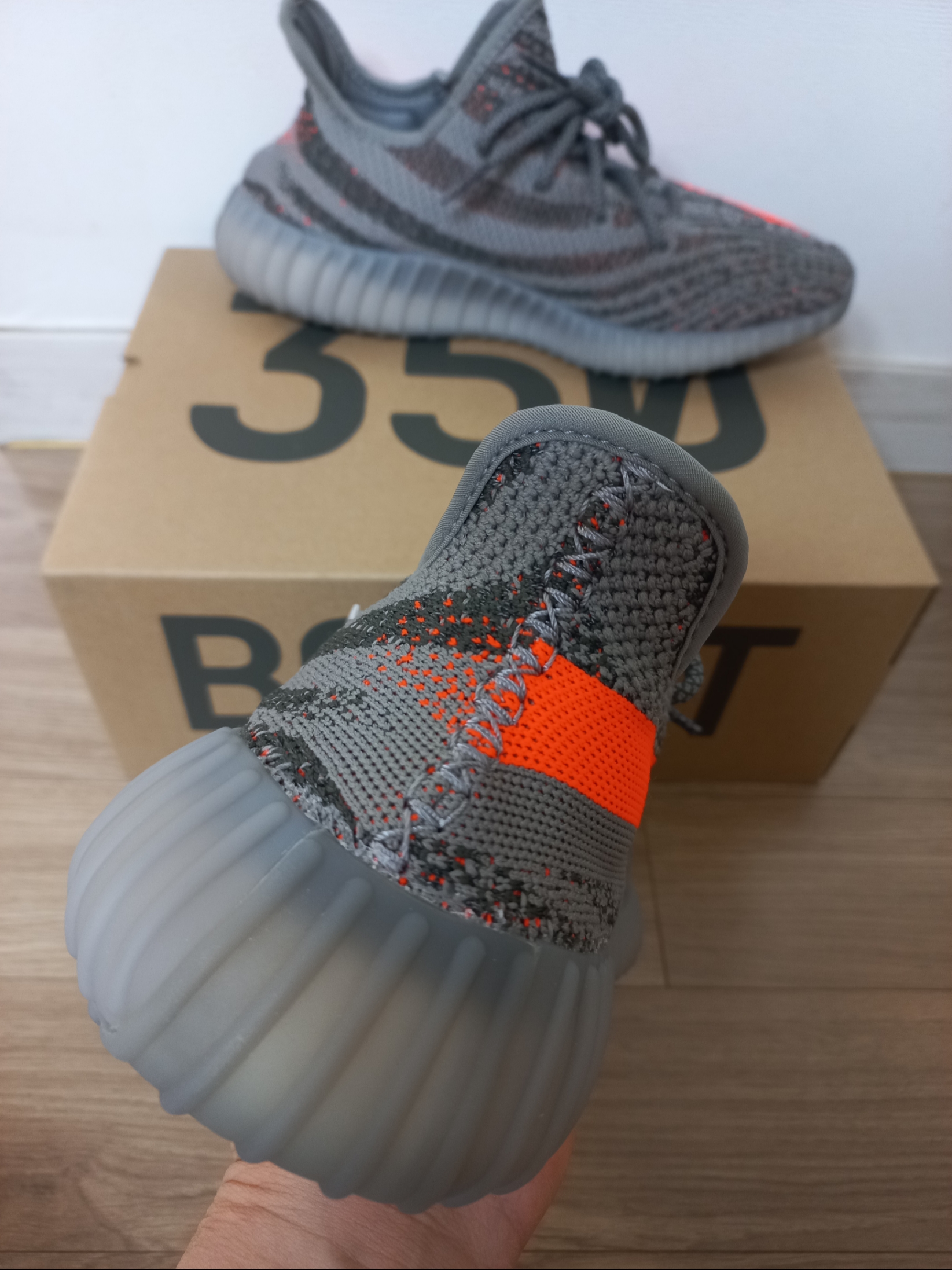 Adidas Yeezy Boost 350 V2 Beluga - Reflective 착용 스타일 - 2