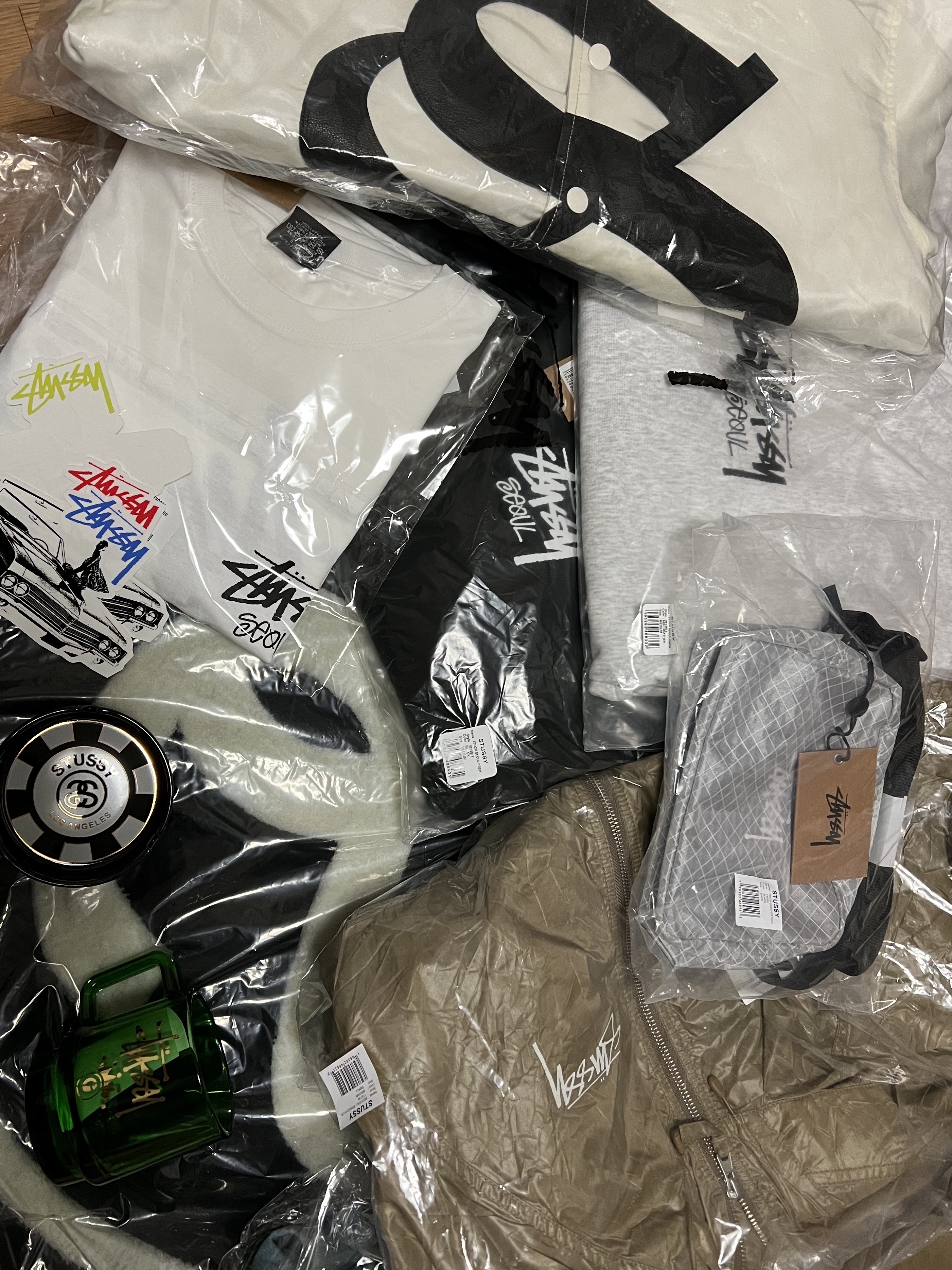 Stussy Stock Seoul Crew Black 2023, Stussy Stock Seoul Crew Ash Heather 2023 착용 스타일