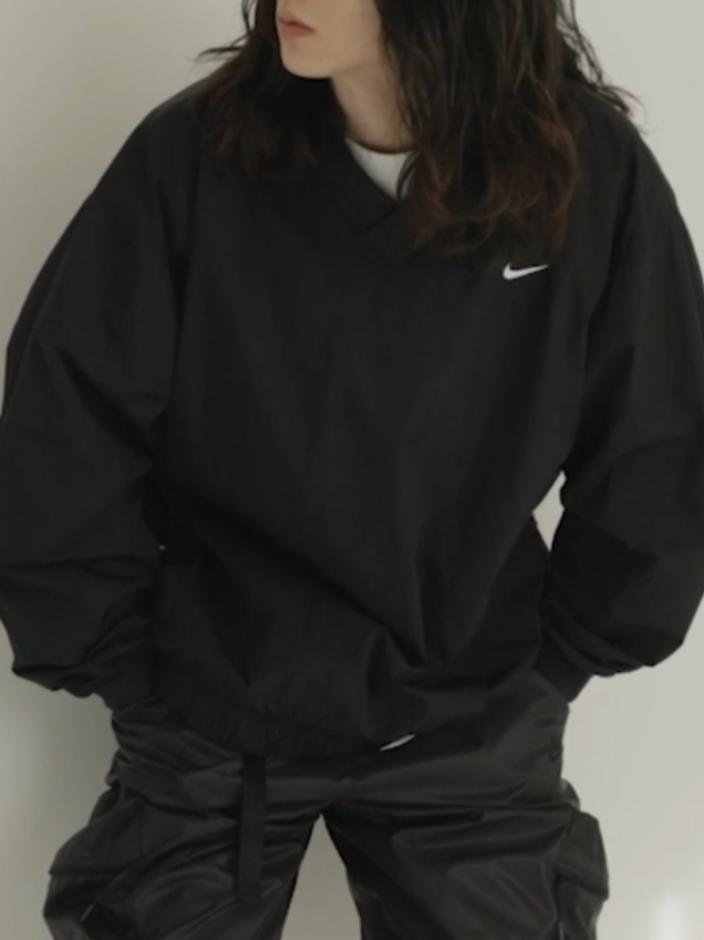 Nike Solo Swoosh Windshirt Black White - Asia 착용 스타일 - 2