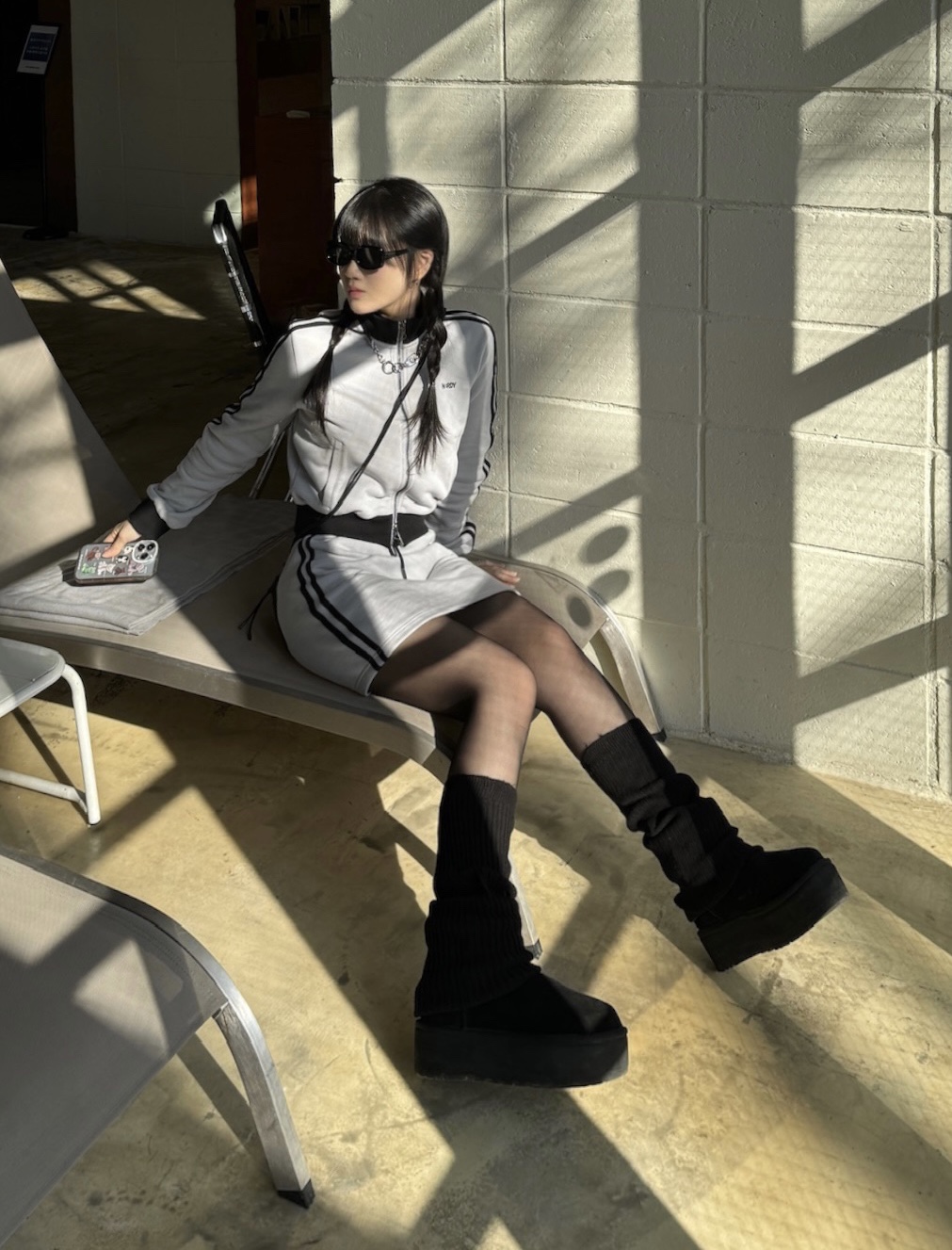 Sentiments No.391 Necklace Silver, (W) UGG Classic Mini Platform Boots Black 착용 스타일 - 4