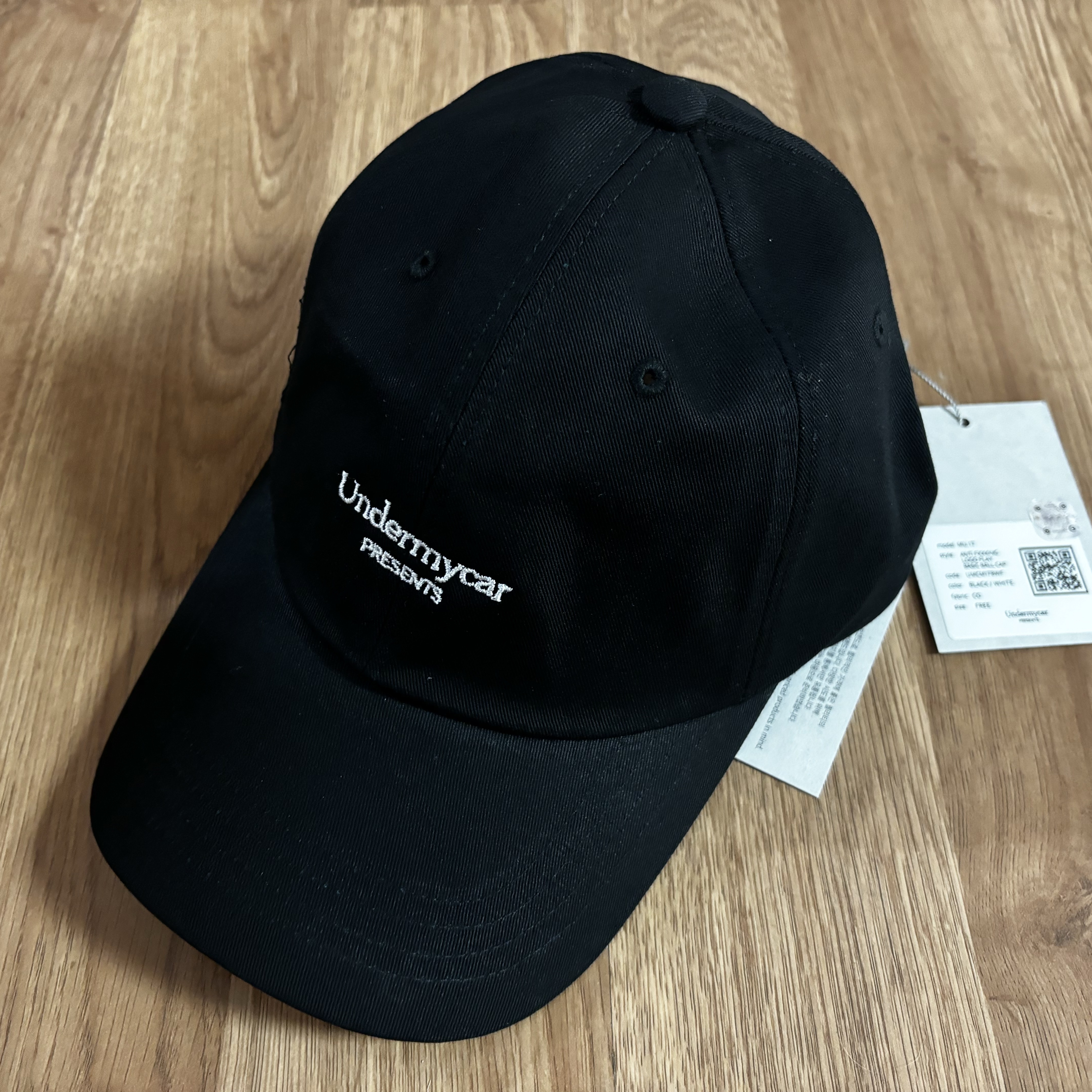 Undermycar Mu.17 Anti Fxxking Logo Play Basic Ball Cap Black / White 착용 스타일
