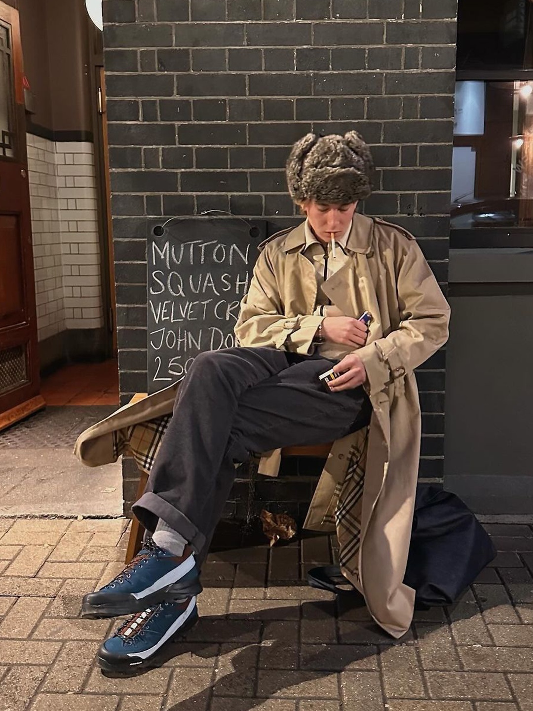Burberry Long Castleford Trench Coat Hunter, Burberry Short Castleford Trench Coat Hunter 착용 스타일 - 4