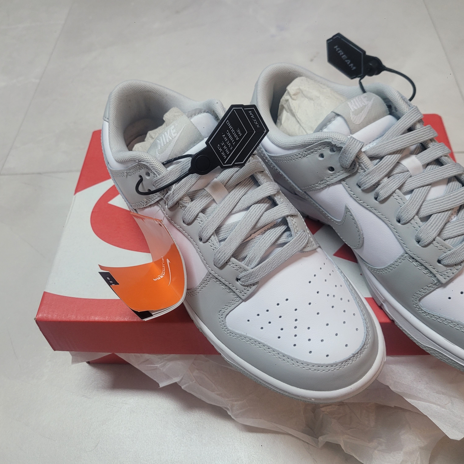 Nike Dunk Low Retro Grey Fog 착용 스타일