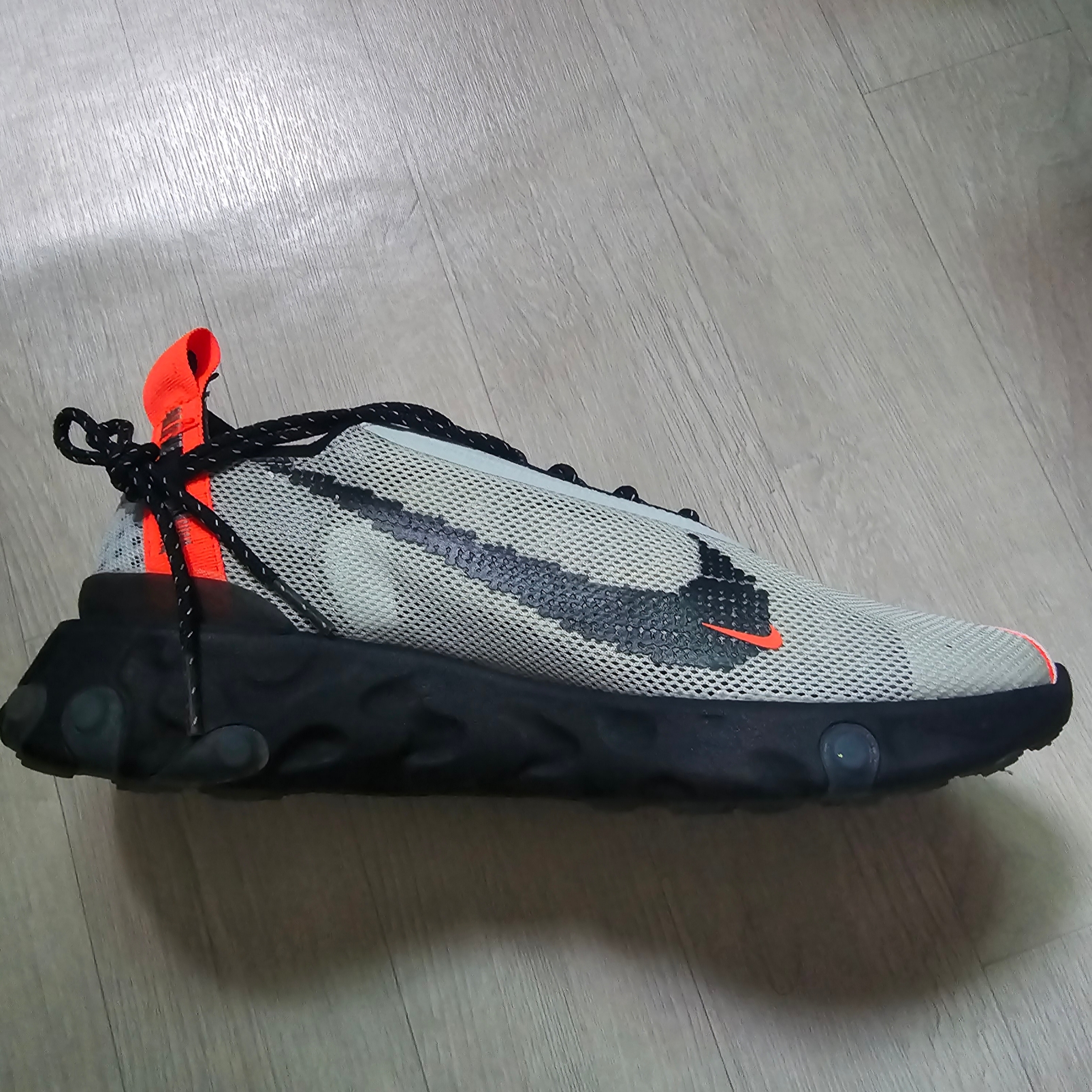 Nike React Runner ISPA Ghost Aqua Total Crimson 착용 스타일 - 3