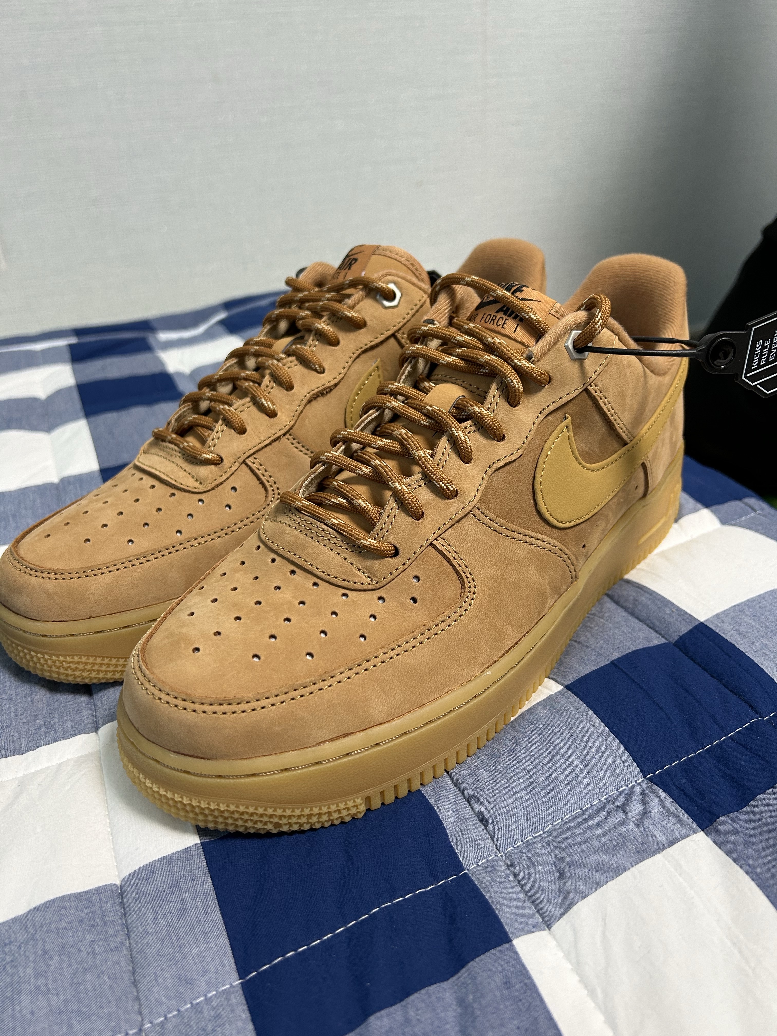 Nike Air Force 1 '07 WB Flax, Adidas Samba OG Black White Gum 착용 스타일 - 3