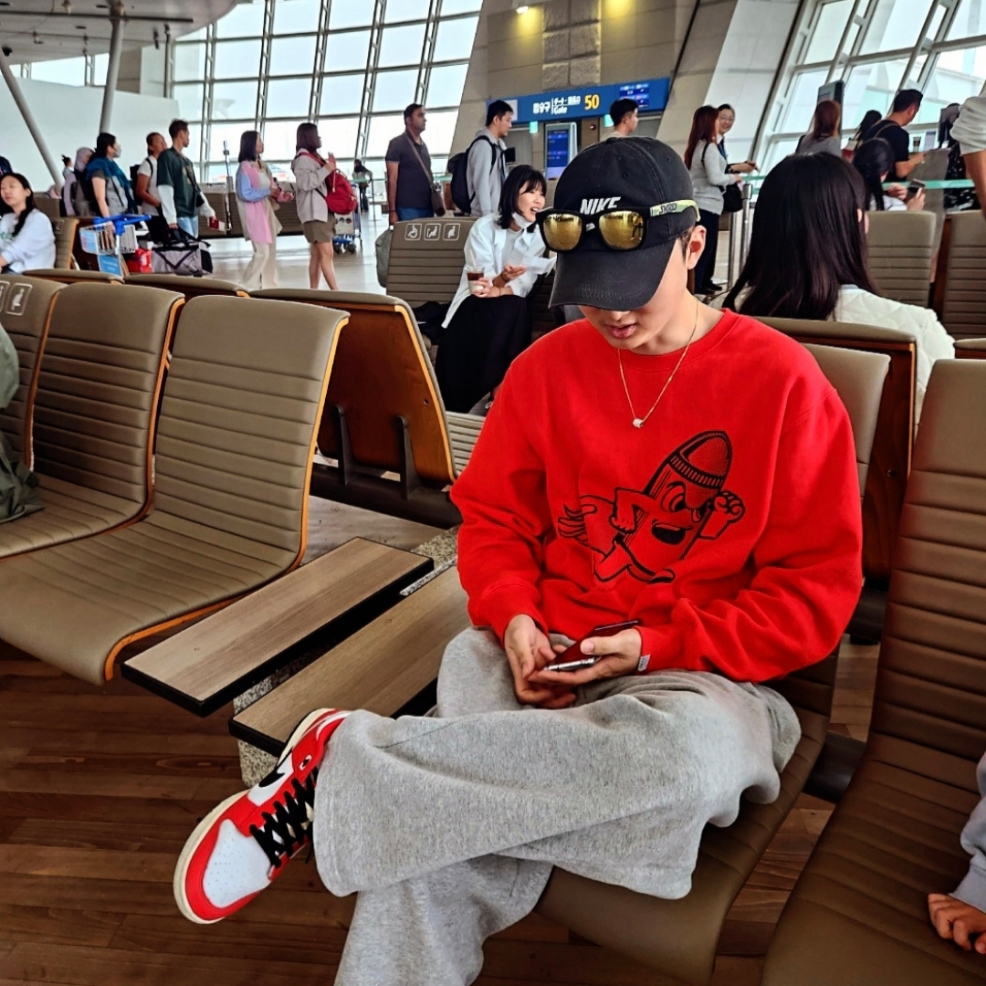 Nike Dunk Low Retro PRM University Red Black 착용 스타일
