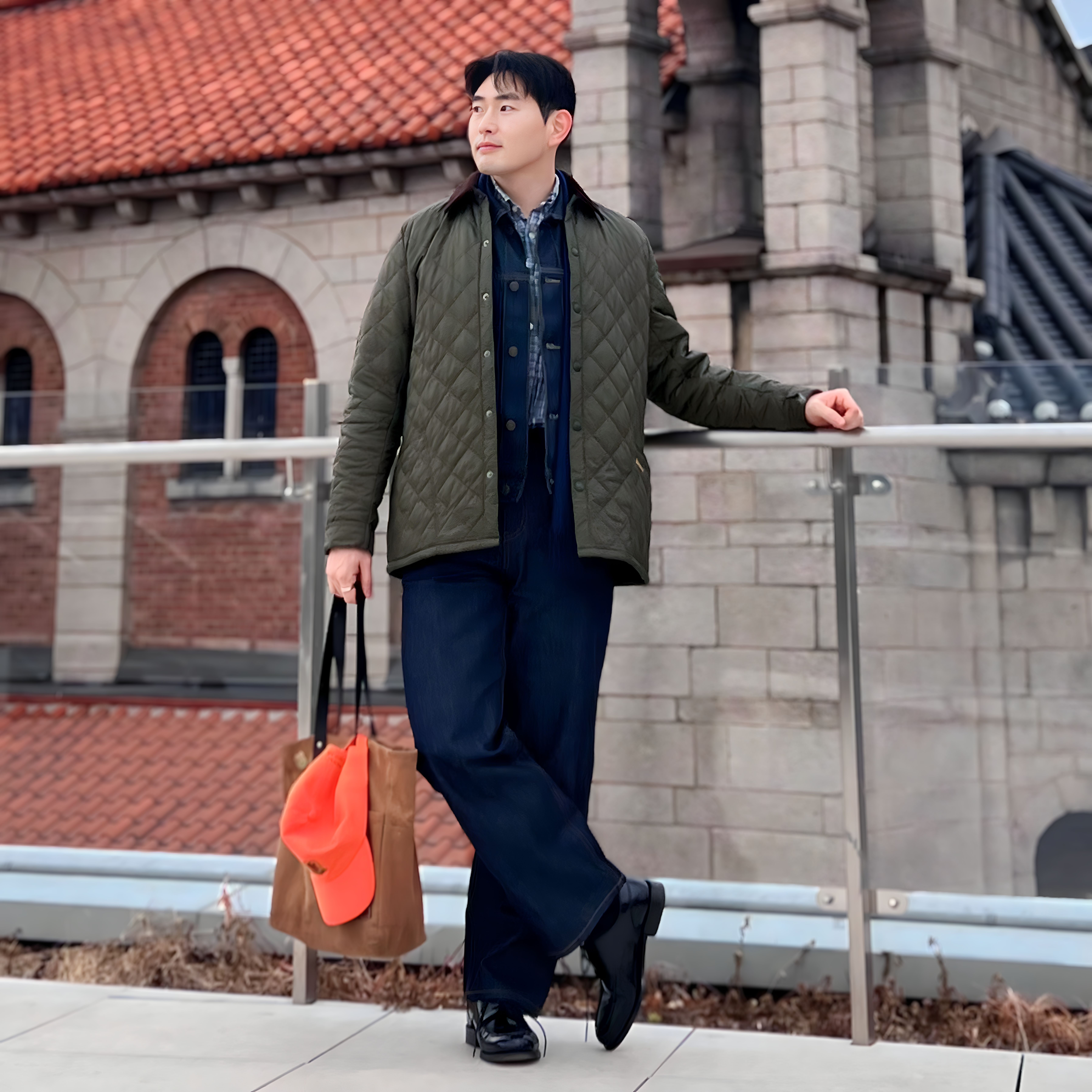 Barbour Liddesdale Quilted Jacket Olive 착용 스타일 - 3