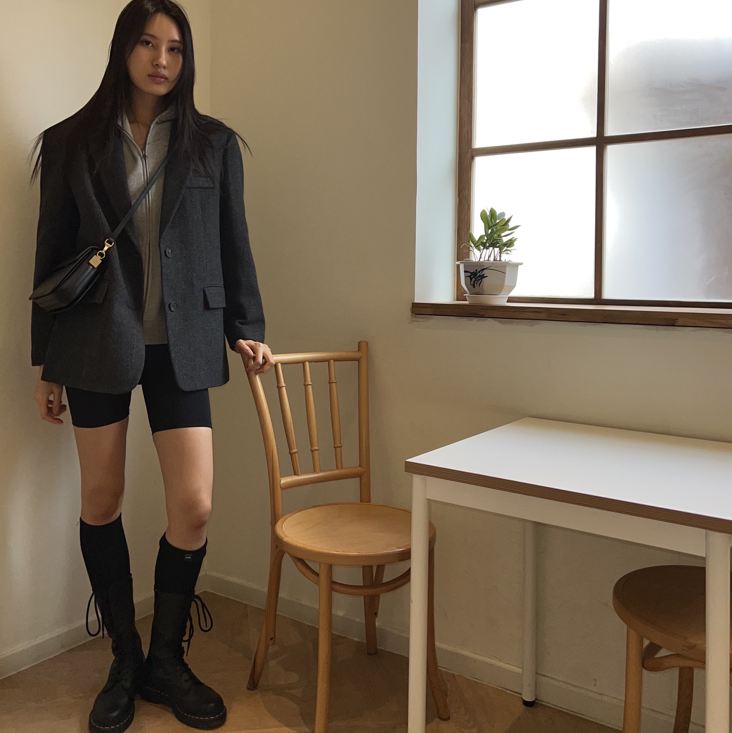 (W) Dr. Martens 1B99 Boots Black 착용 스타일 - 3
