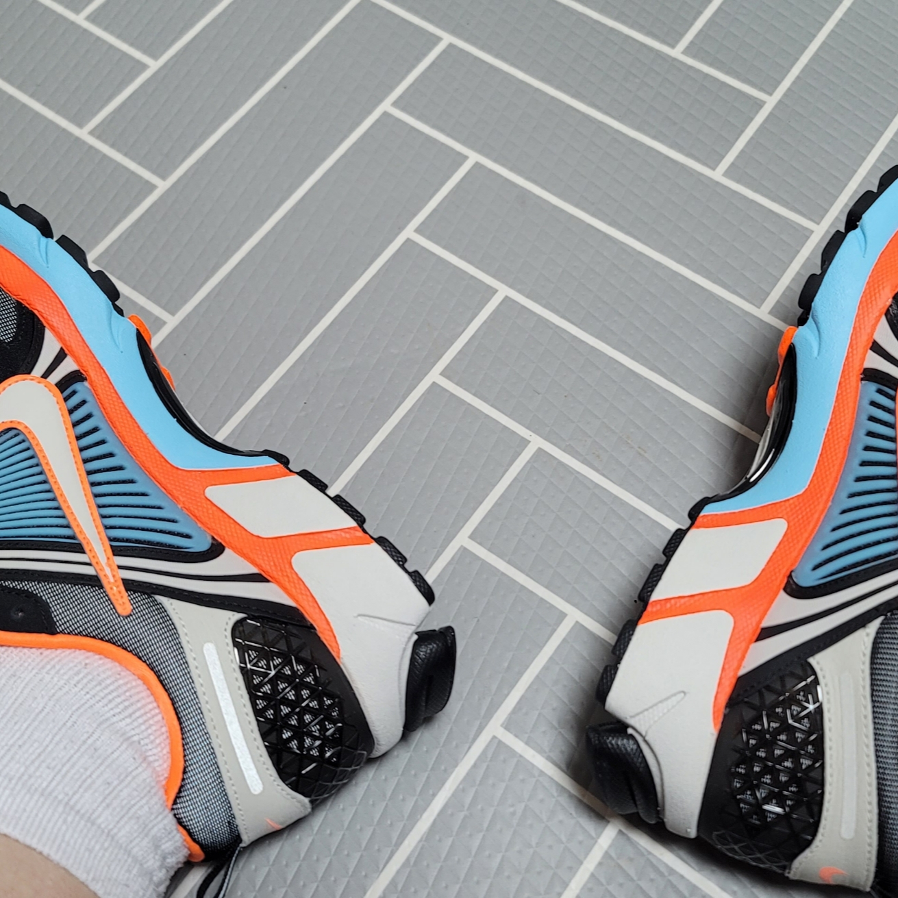 (W) Nike Zoom Vomero 5 Black Blue Gaze 착용 스타일 - 3