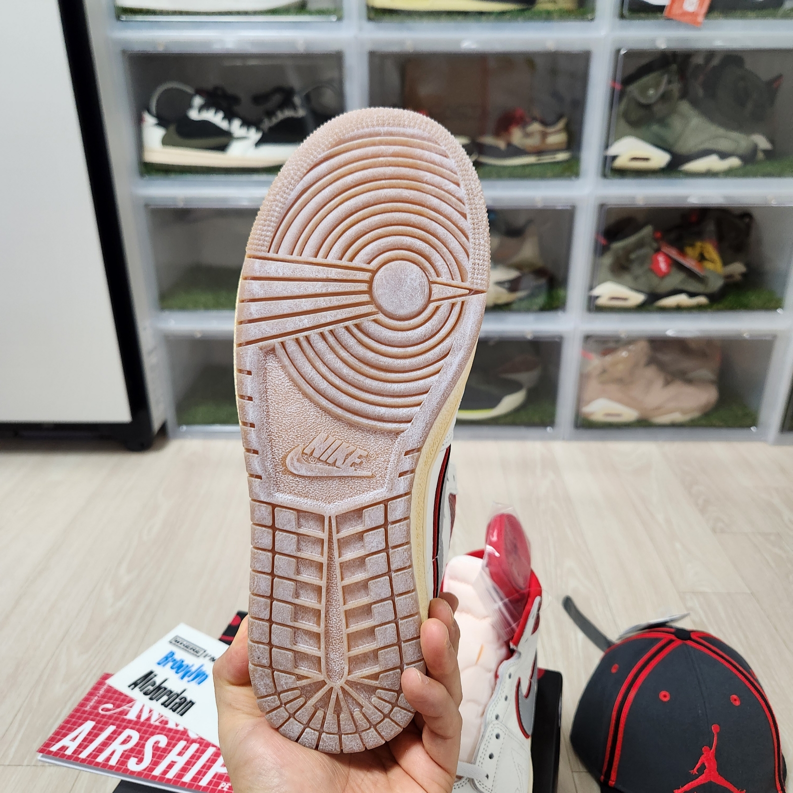 Jordan x Awake NY Air Ship PE SP Sail University Red 착용 스타일 - 4