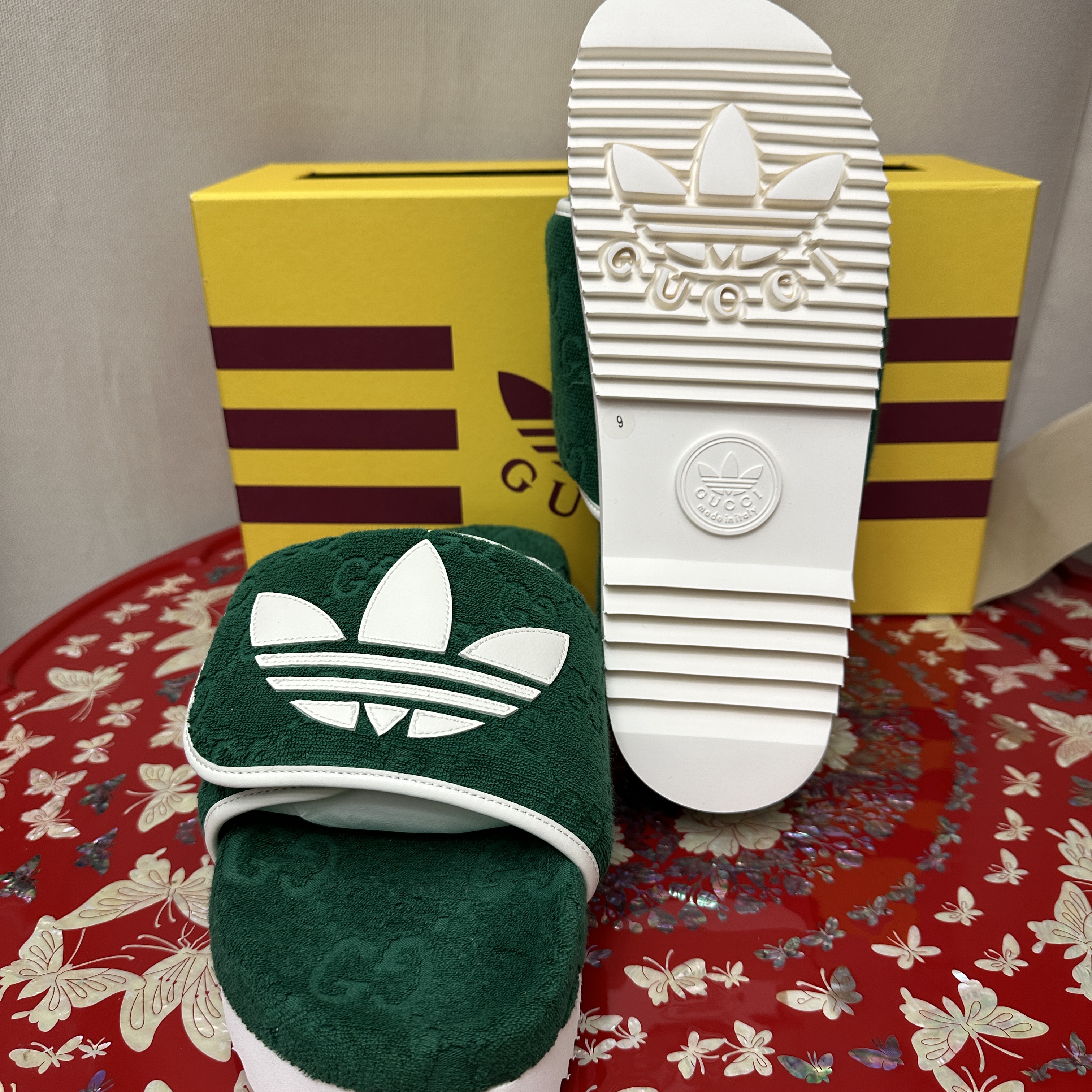 Gucci x Adidas GG Platform Sandal Green 착용 스타일 - 5