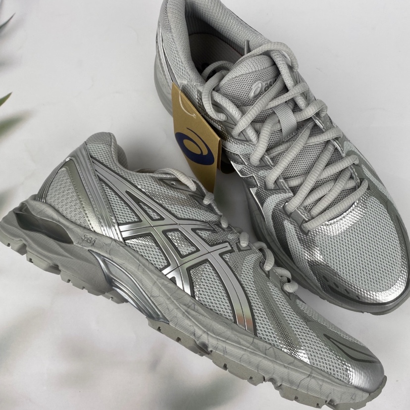 (W) Asics Gel-Flux 4 CN Gray Silver 착용 스타일 - 2