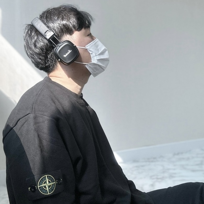 Stone Island 63020 Crewneck Sweatshirt Black - 22FW, Marshall Major IV Black (Korean Ver.) 착용 스타일 - 2