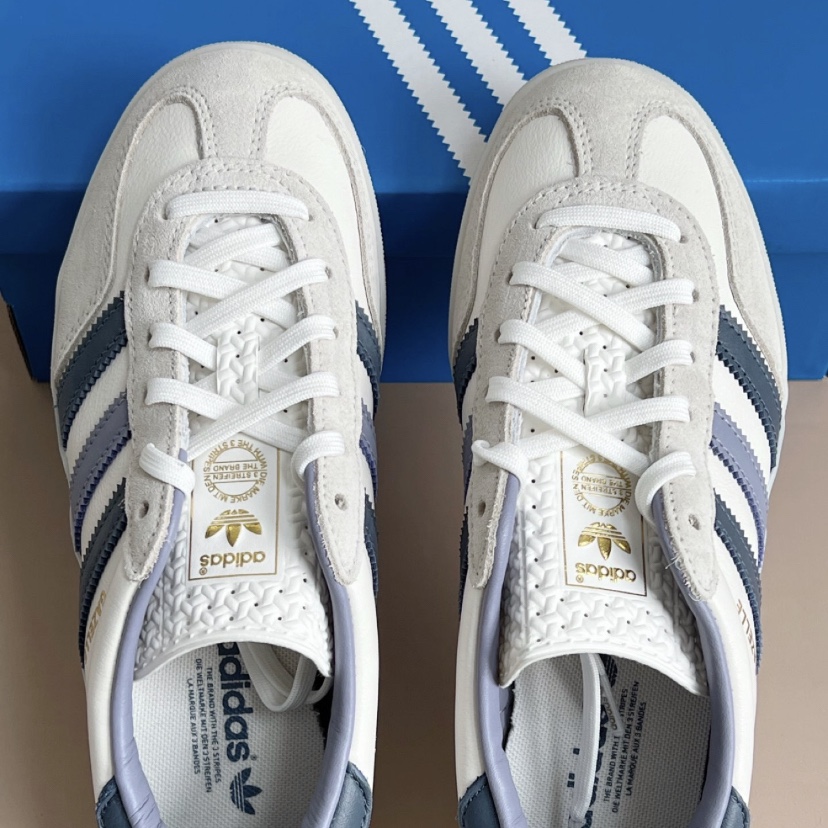 Adidas Gazelle Indoor Core White Preloved Ink 착용 스타일