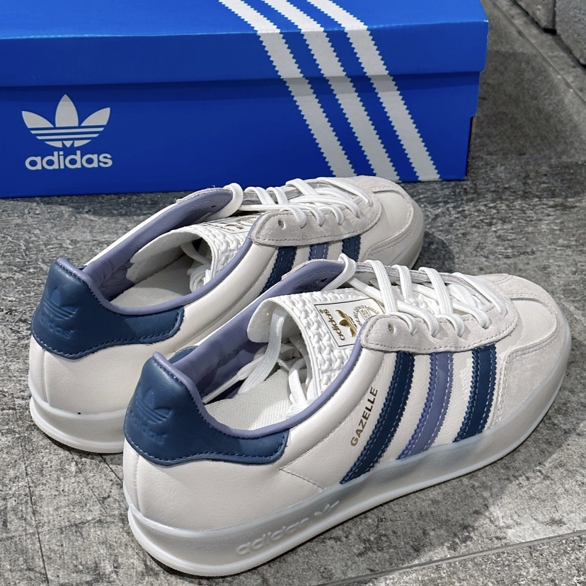 Adidas Gazelle Indoor Core White Preloved Ink 착용 스타일