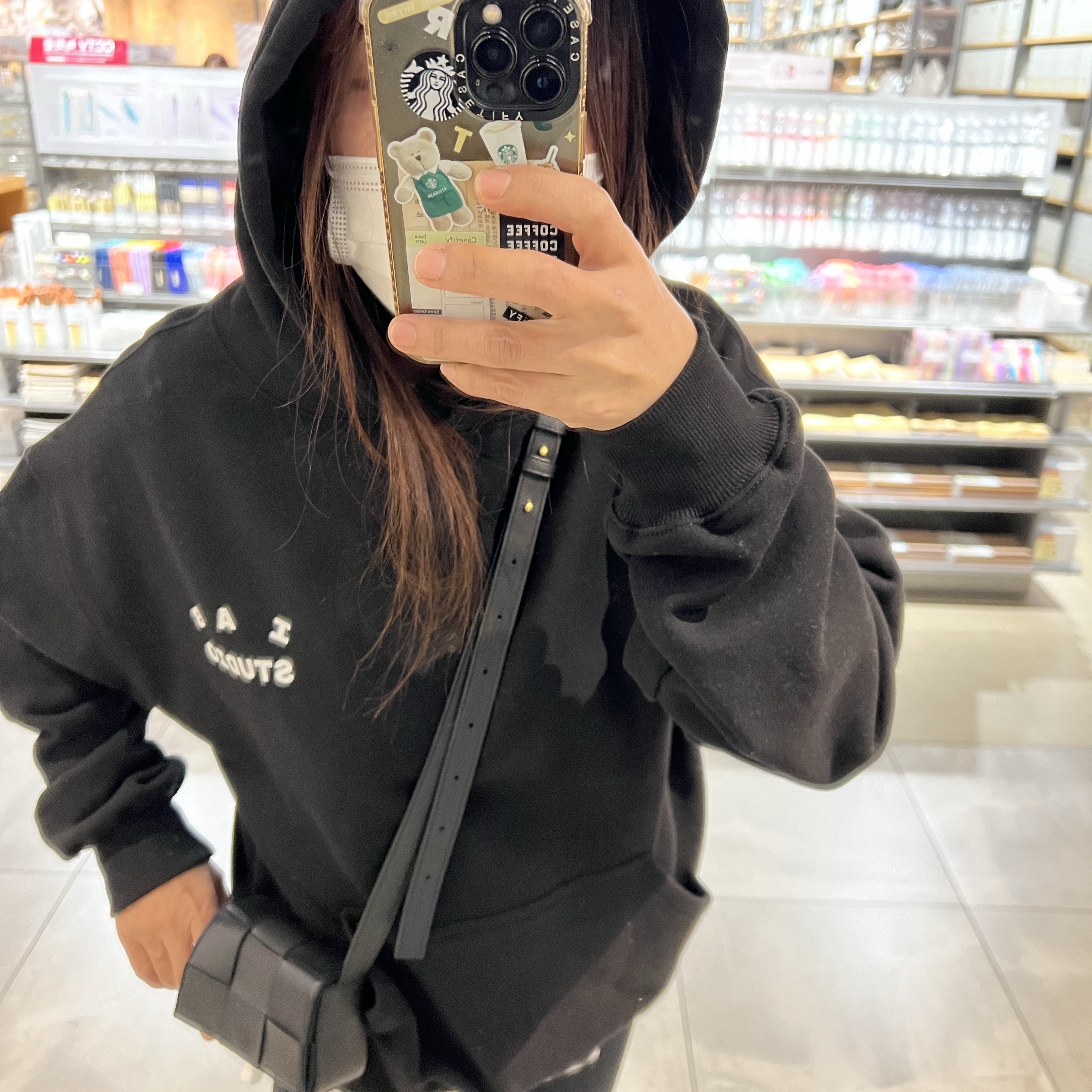 IAB Studio Hoodie Black, (W) IAB Studio Leggings Black 착용 스타일 - 3
