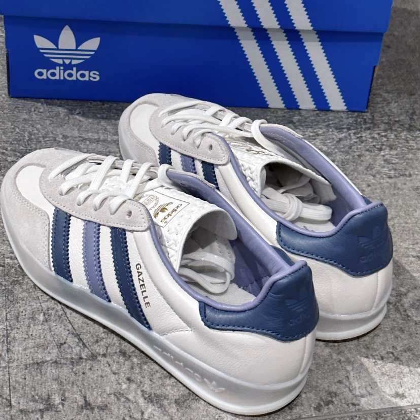 Adidas Gazelle Indoor Core White Preloved Ink 착용 스타일