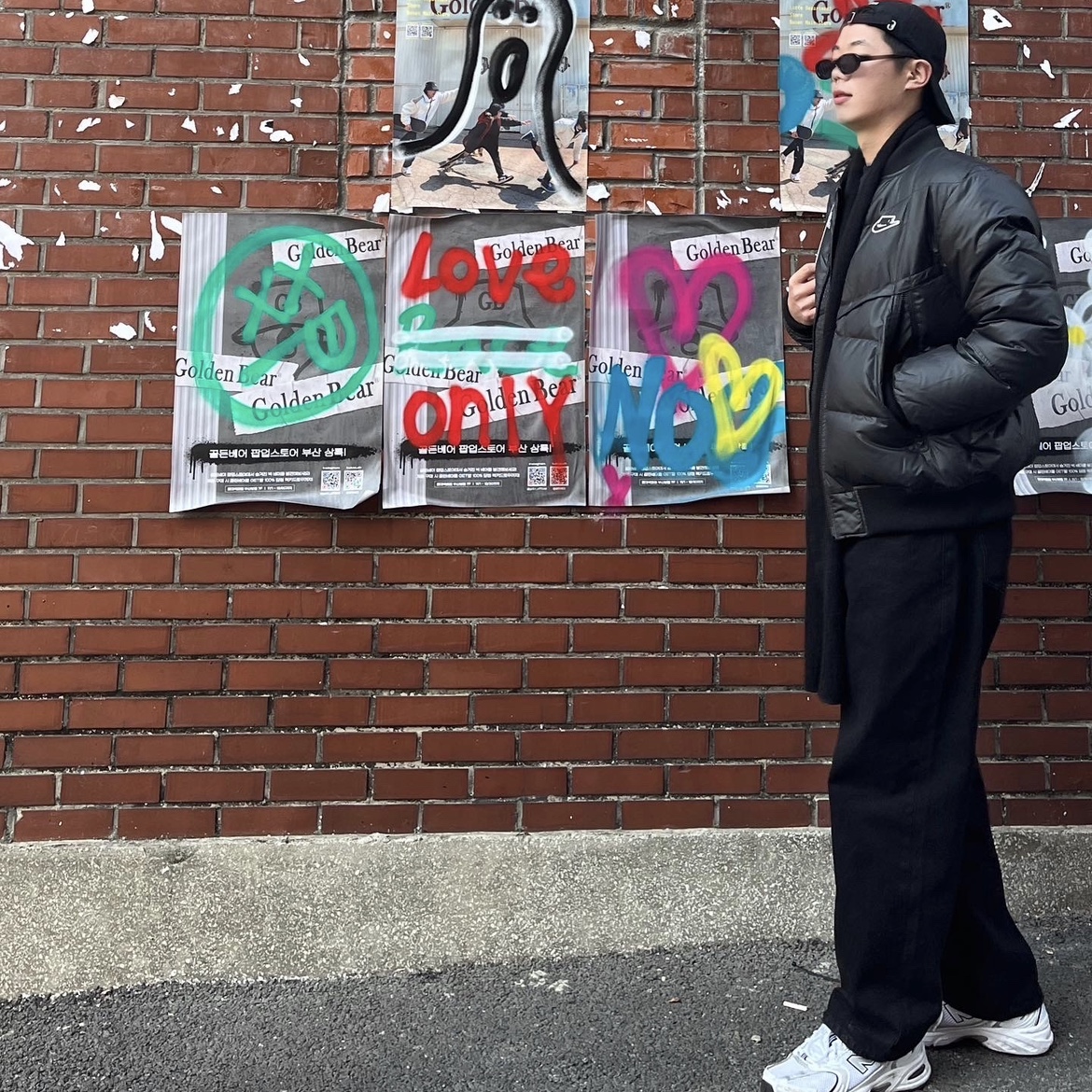 Nike NSW Windrunner Down Fill Bomber Jacket Black - Asia, New Balance 530 White 착용 스타일