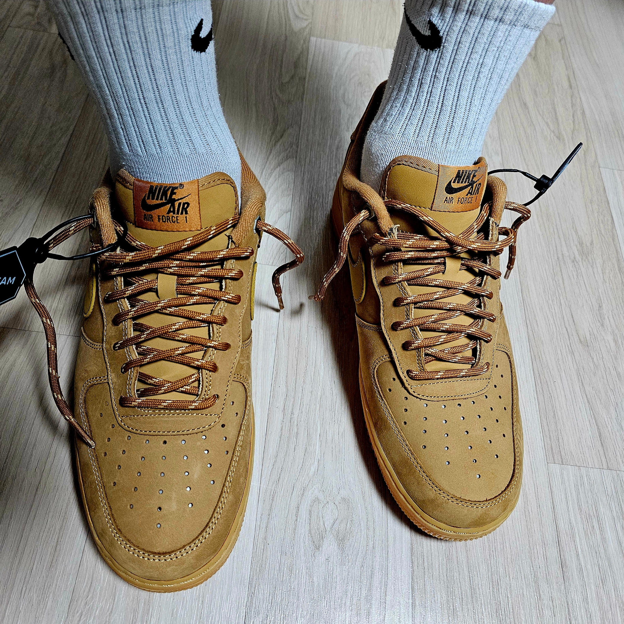 Nike Air Force 1 '07 WB Flax 착용 스타일 - 4