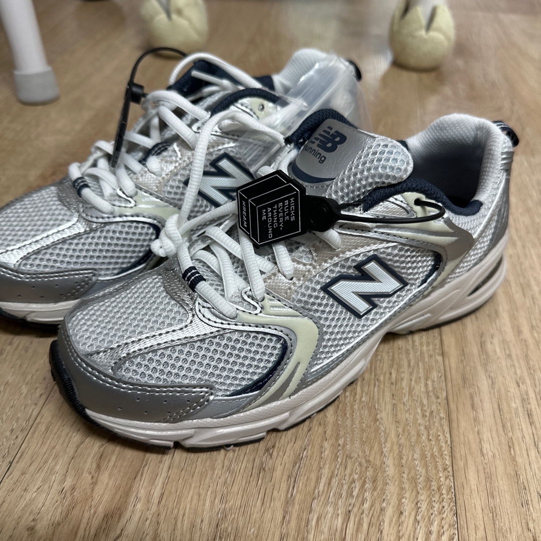 New Balance 530 Steel Grey 착용 스타일