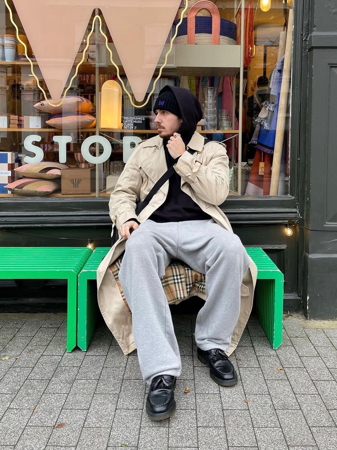 Burberry Long Castleford Trench Coat Hunter, Burberry Short Castleford Trench Coat Hunter 착용 스타일 - 2