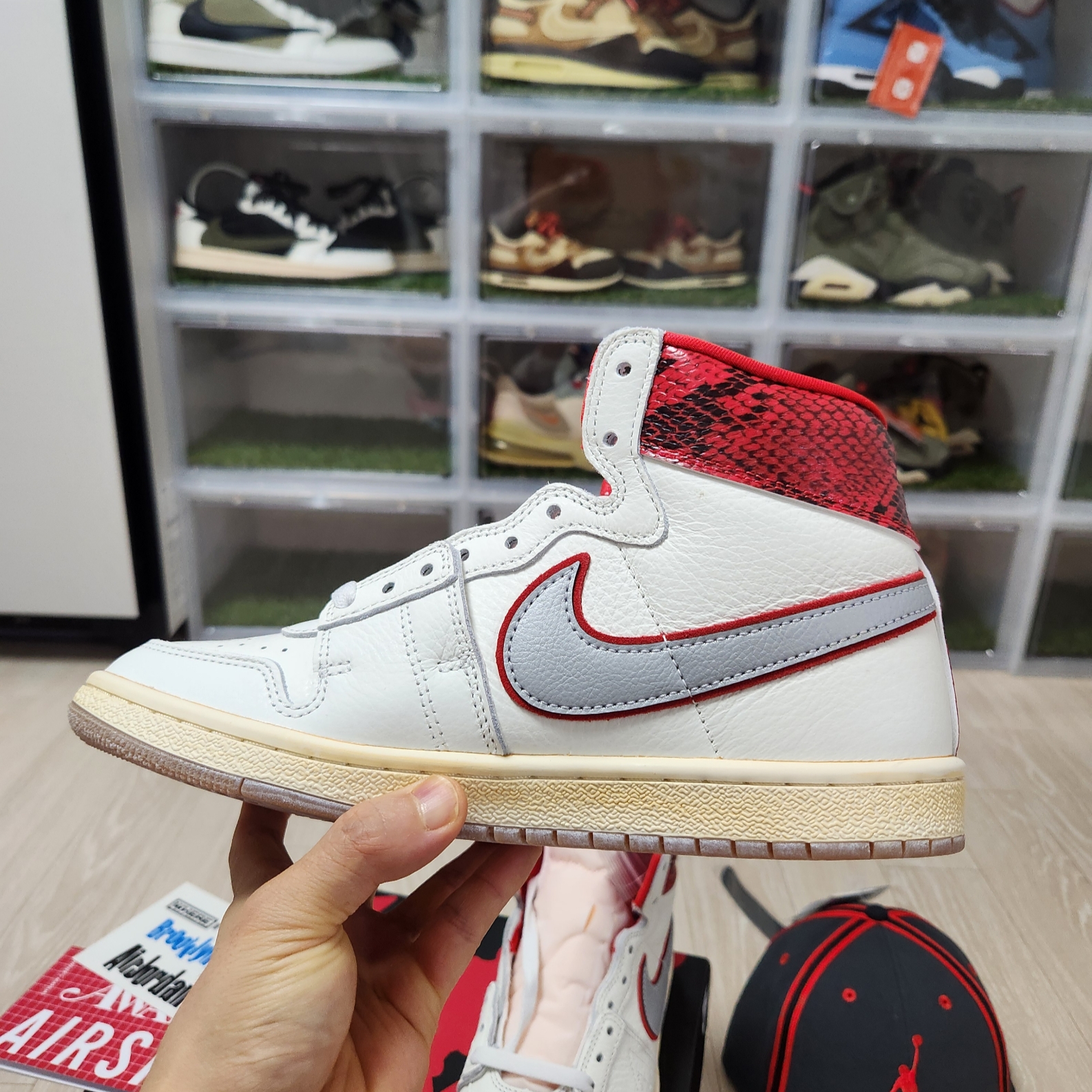 Jordan x Awake NY Air Ship PE SP Sail University Red 착용 스타일 - 3