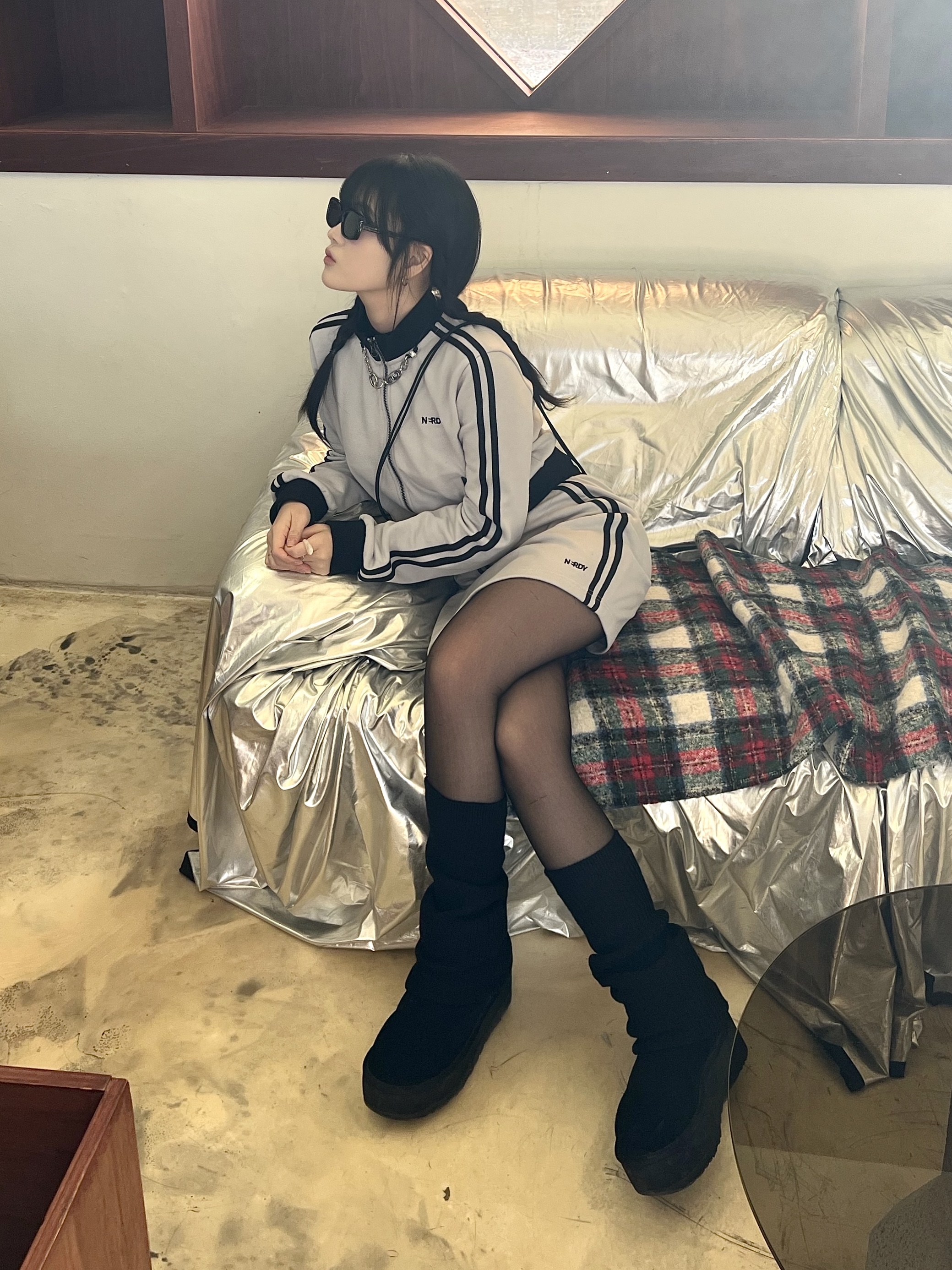 Sentiments No.391 Necklace Silver, (W) UGG Classic Mini Platform Boots Black 착용 스타일 - 5