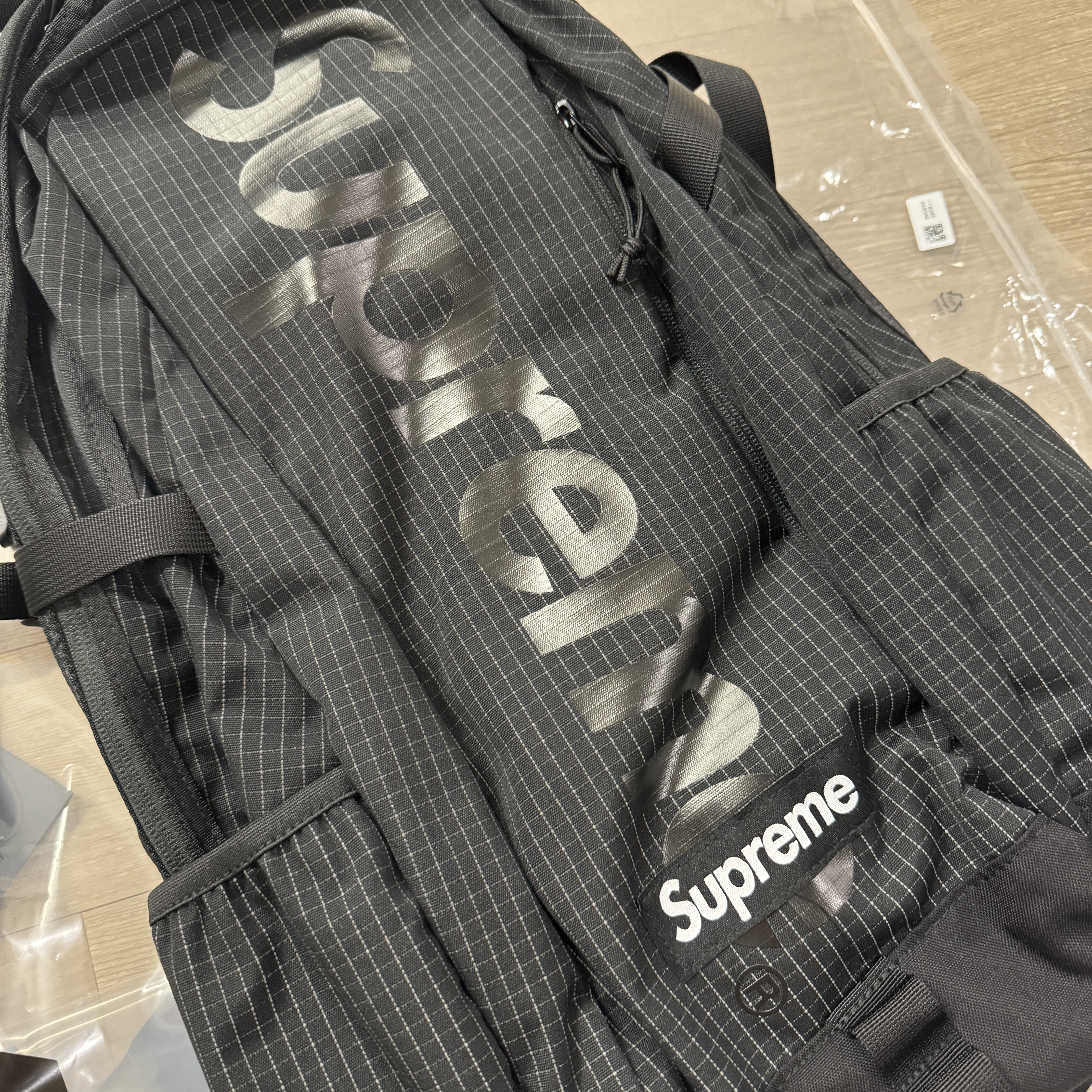 Supreme Backpack Black - 24SS 착용 스타일 - 2