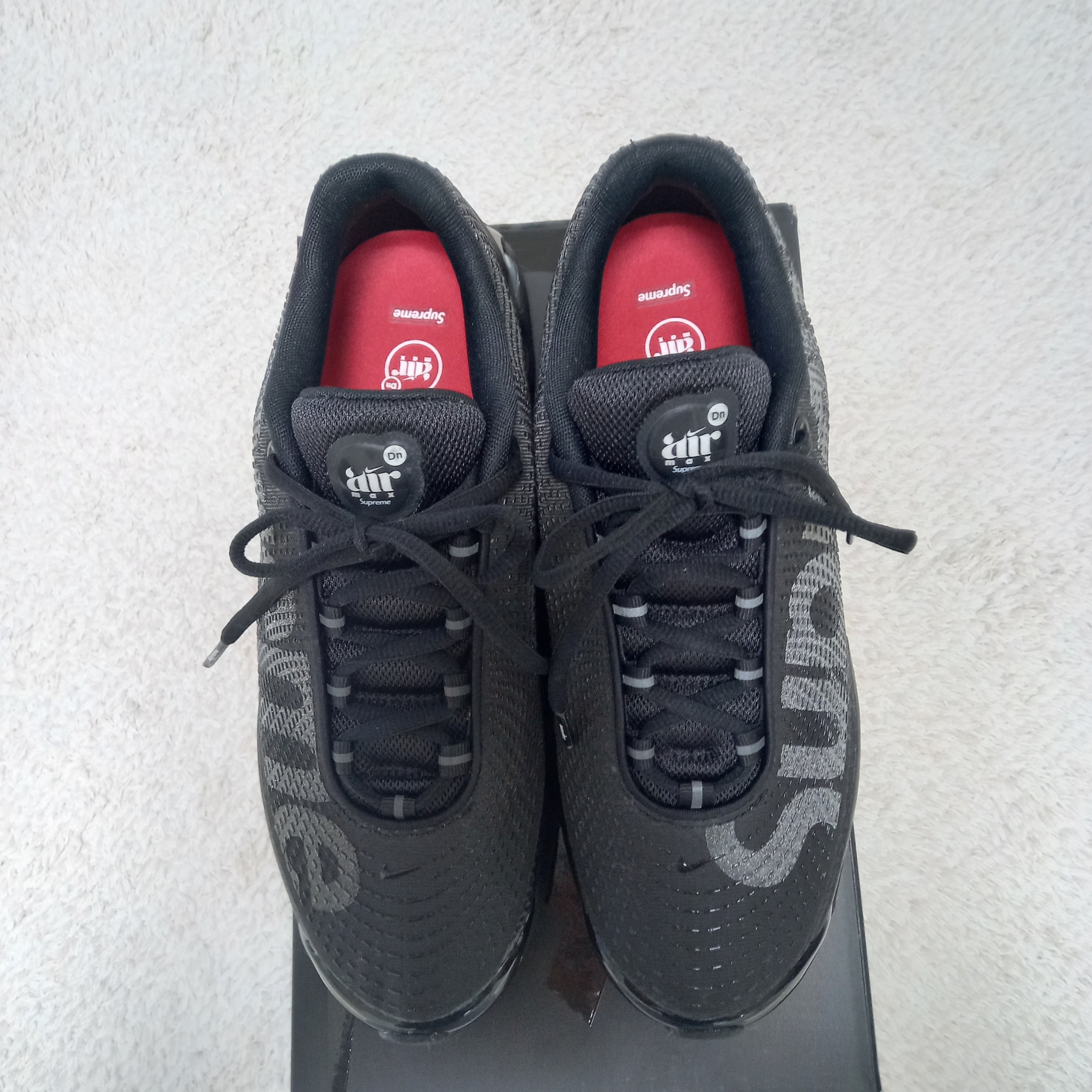 Nike x Supreme Air Max DN SP Black Galactic Jade, Nike Everyday Plus Cushioned Crew Socks White Varsity Royal (Korean Ver.) 착용 스타일 - 6