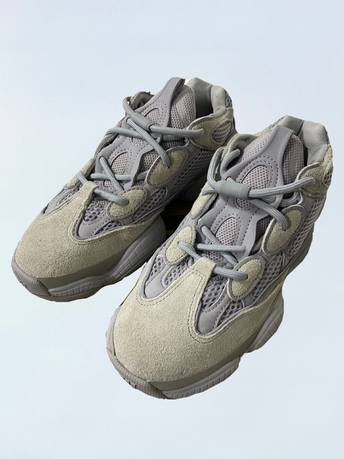 Adidas Yeezy 500 Stone Salt 착용 스타일
