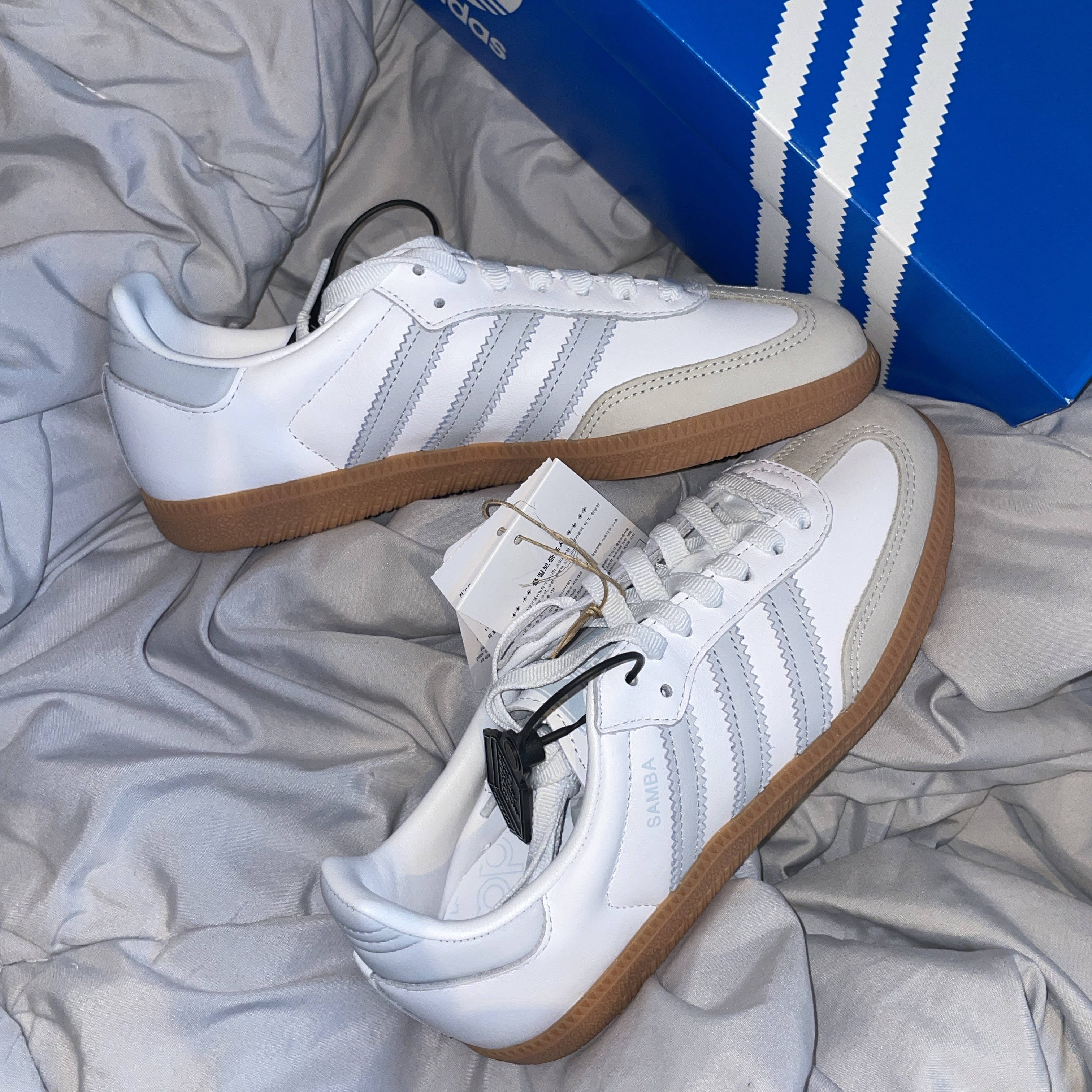 (W) Adidas Samba OG Cloud White Halo Blue 착용 스타일
