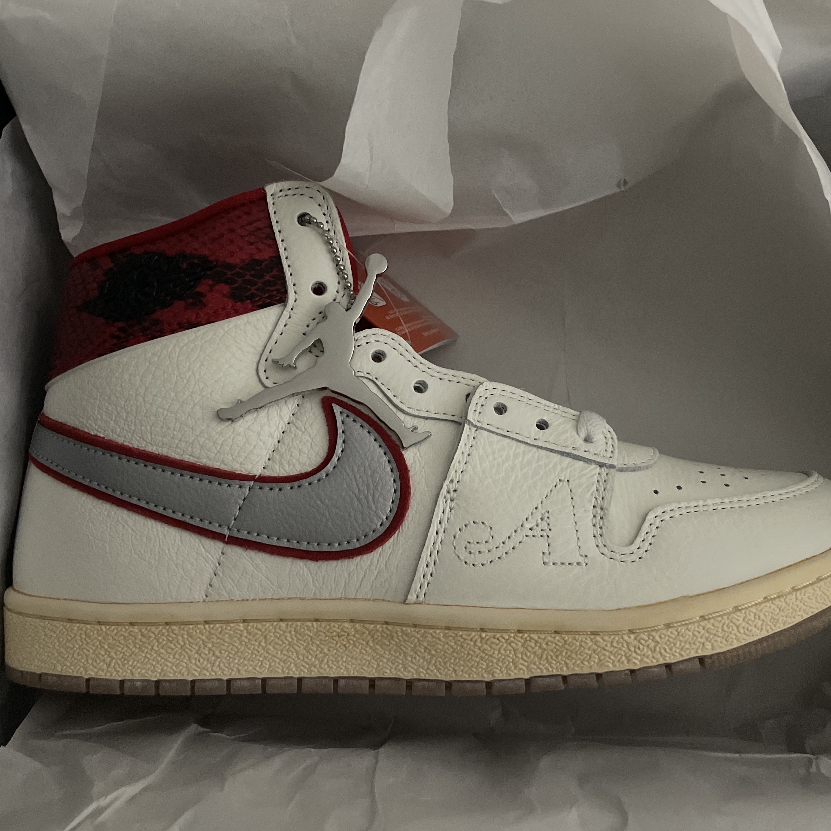 Jordan x Awake NY Air Ship PE SP Sail University Red 착용 스타일 - 2