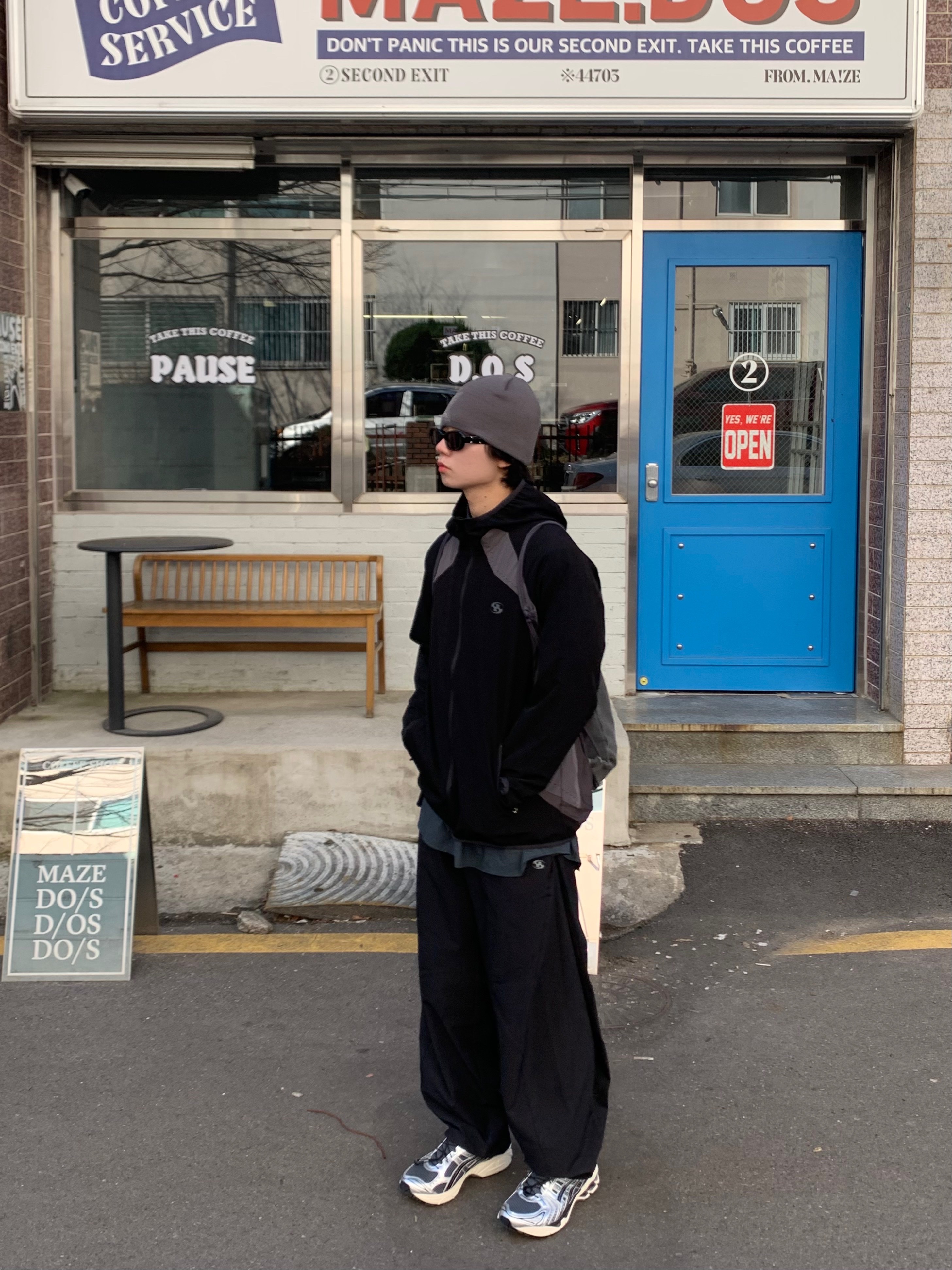Sansan Gear Side Snap Pants V2 Black - 23FW, Sansan Gear Logo Beanie Charcoal - 23FW 착용 스타일 - 2