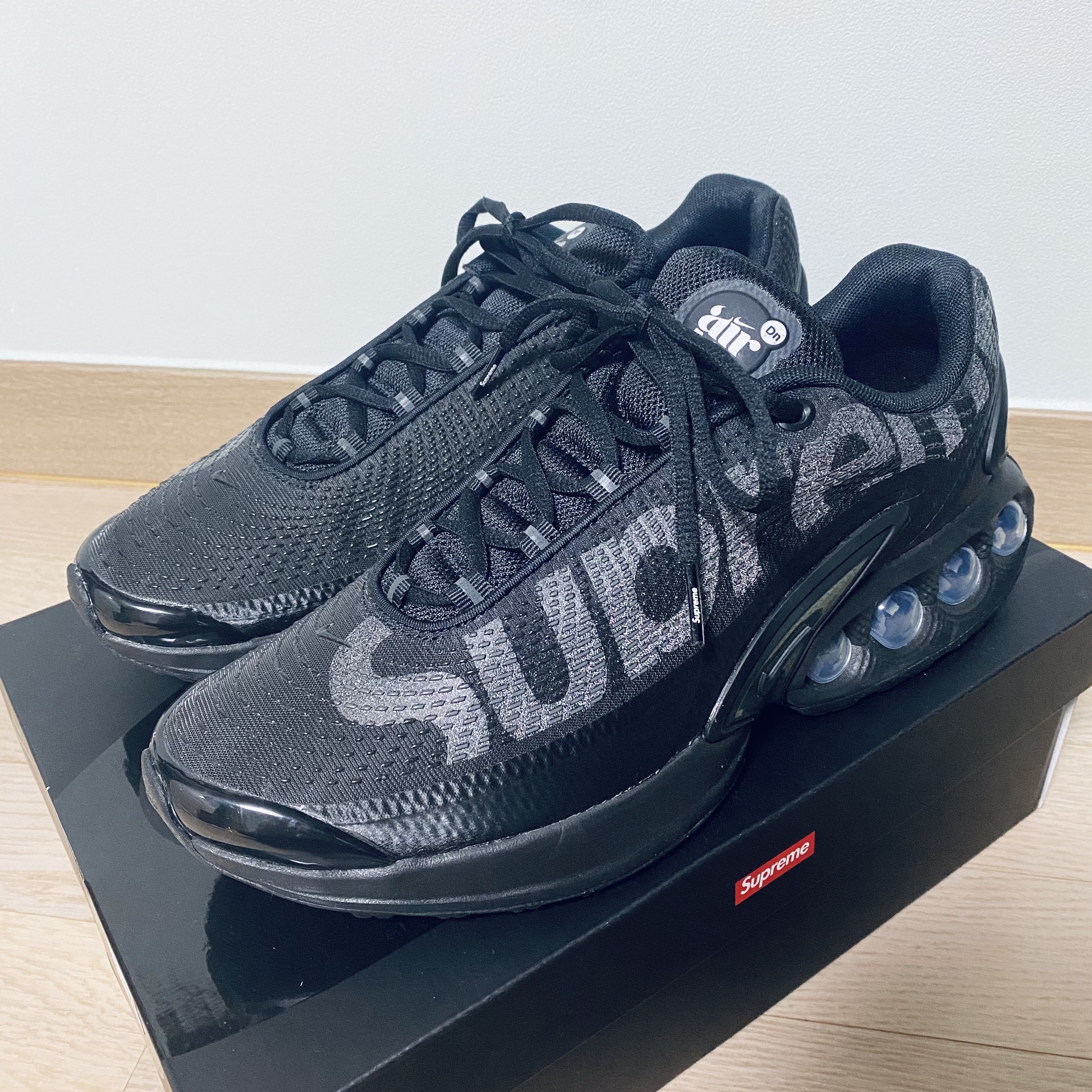 Nike x Supreme Air Max DN SP Black Galactic Jade 착용 스타일 - 3