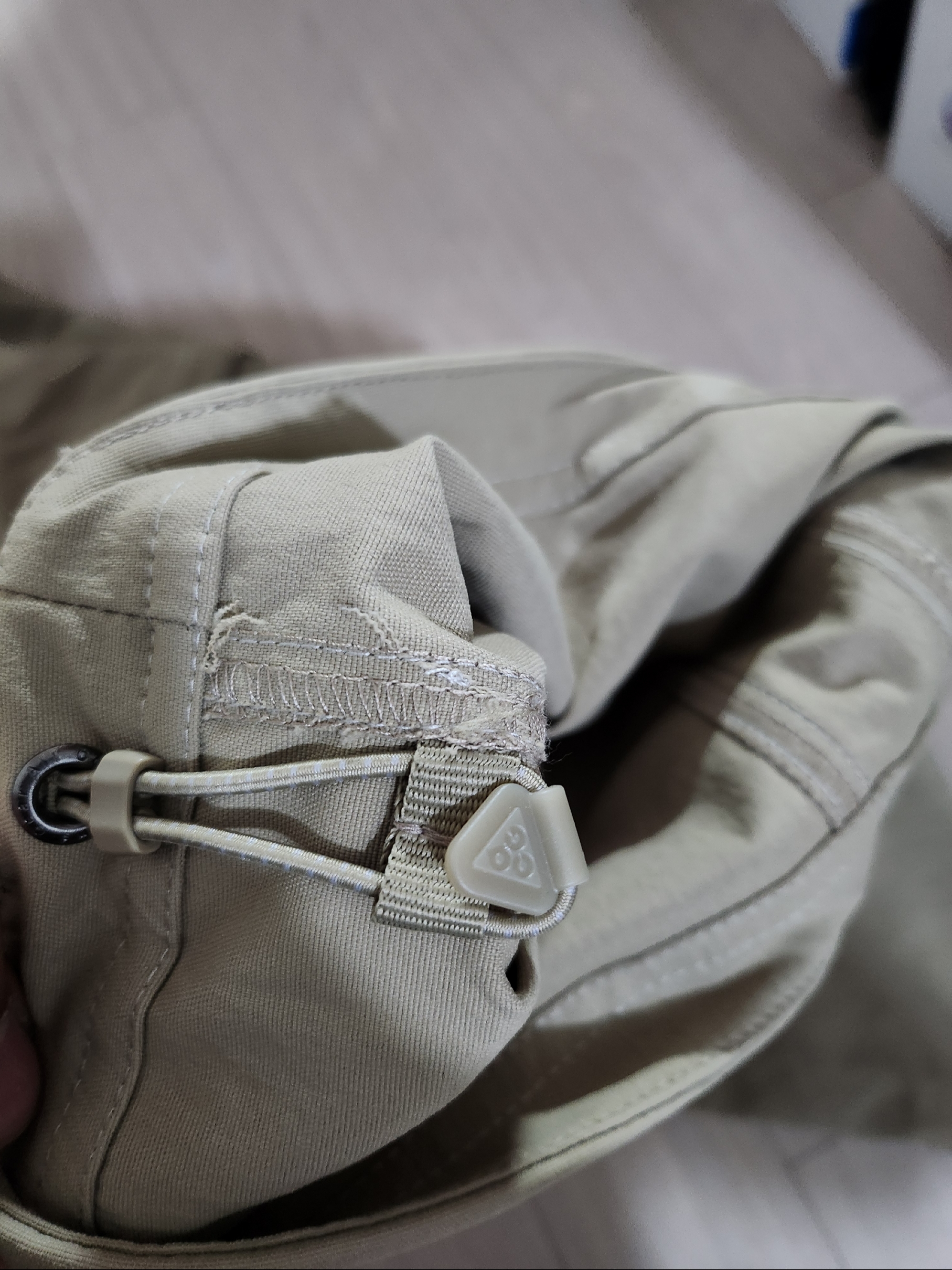 Nike ACG Smith Summit Cargo Pants Khaki Iron Ore - Asia, Nike ACG Smith Summit Pants Khaki - Asia 착용 스타일 - 4