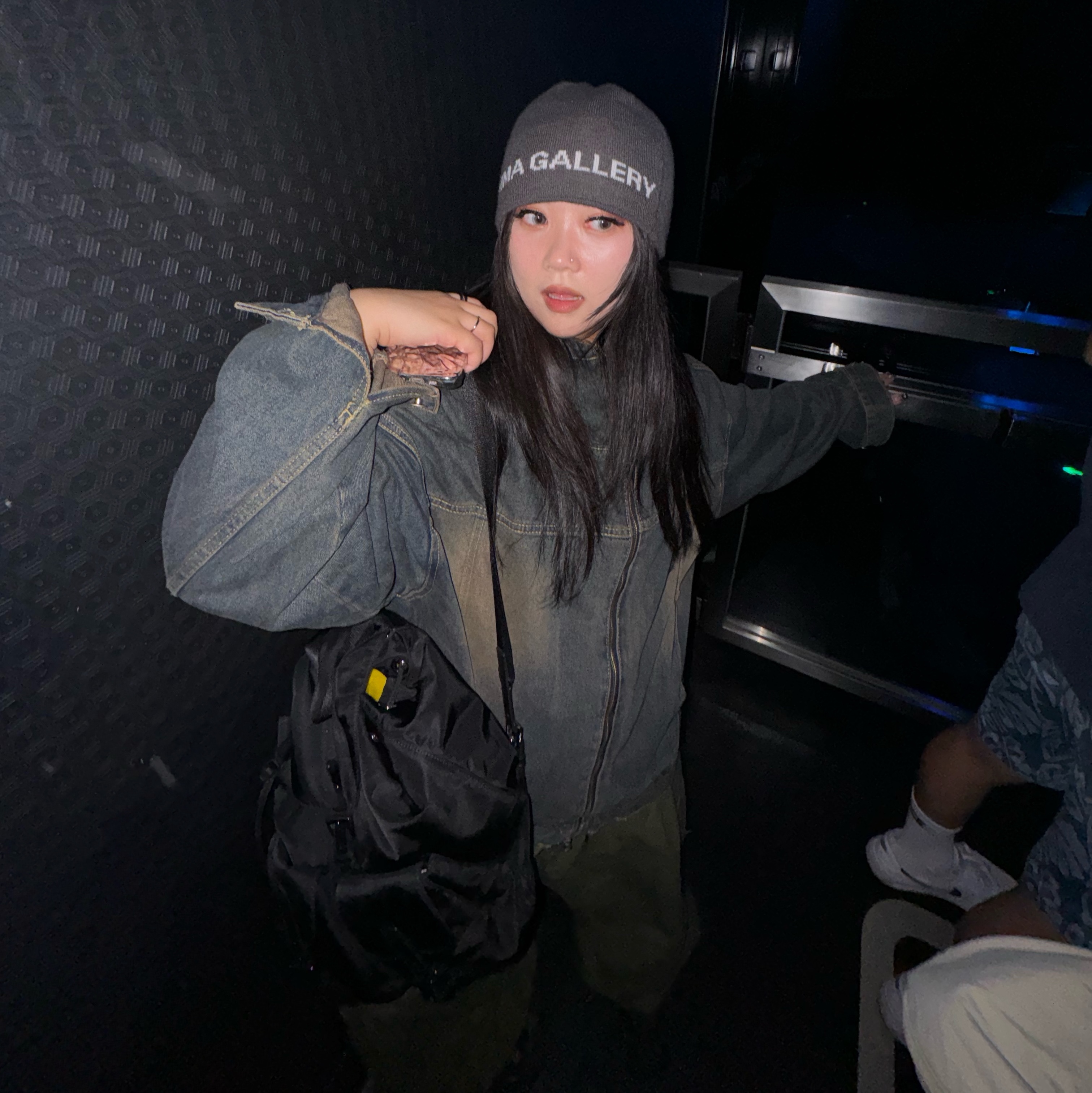 Prada Re-Nylon Medium Backpack Black, Human Made Heart Ring Red 착용 스타일 - 2