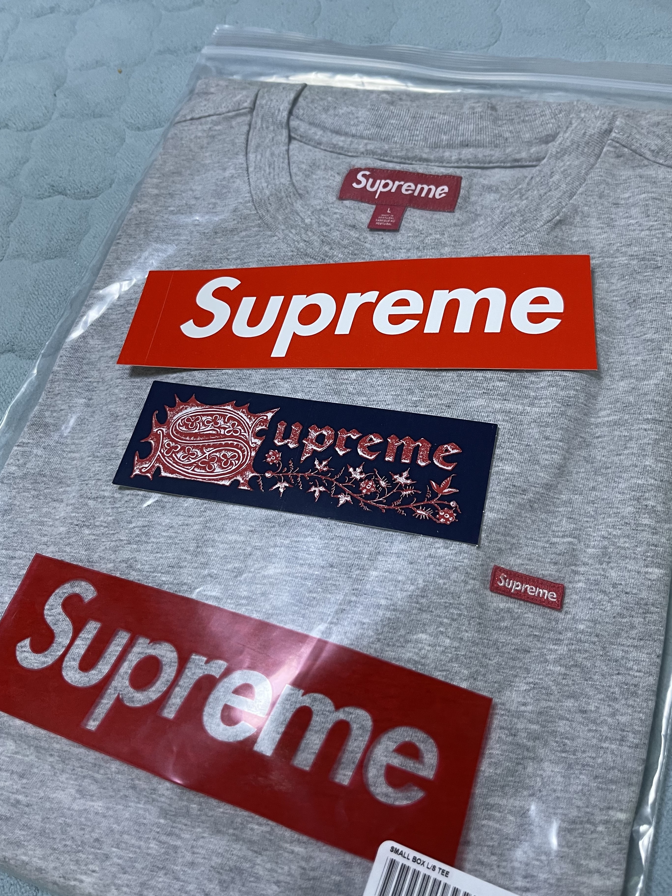Supreme Small Box LS T-Shirt Heather Grey - 24SS 착용 스타일