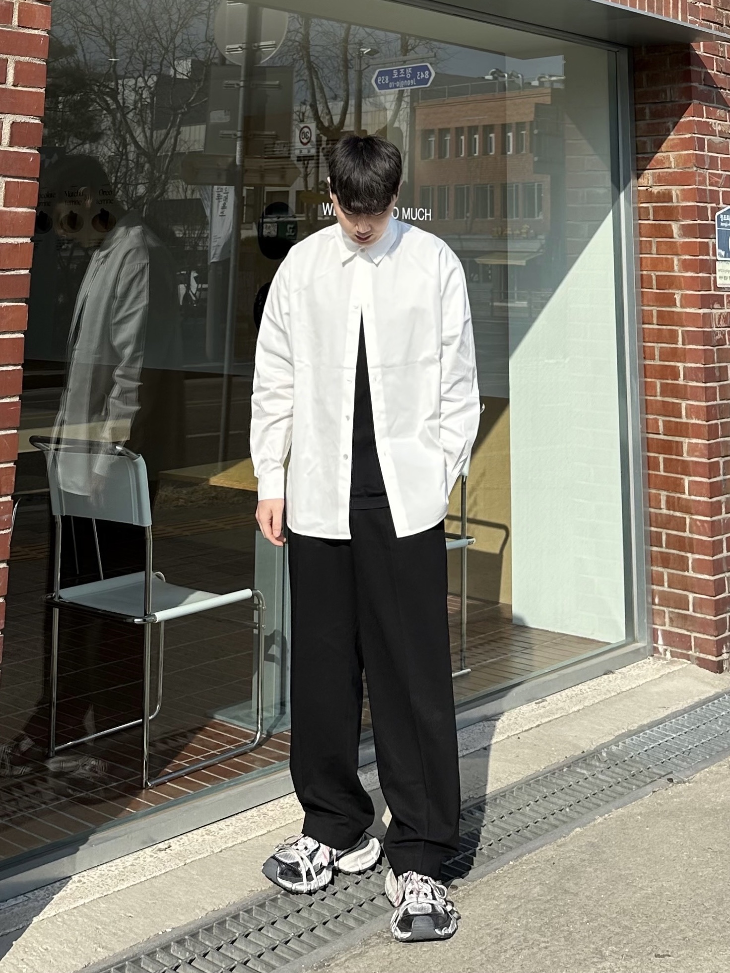 Balenciaga 3XL Sneakers Grey White Red 착용 스타일 - 1