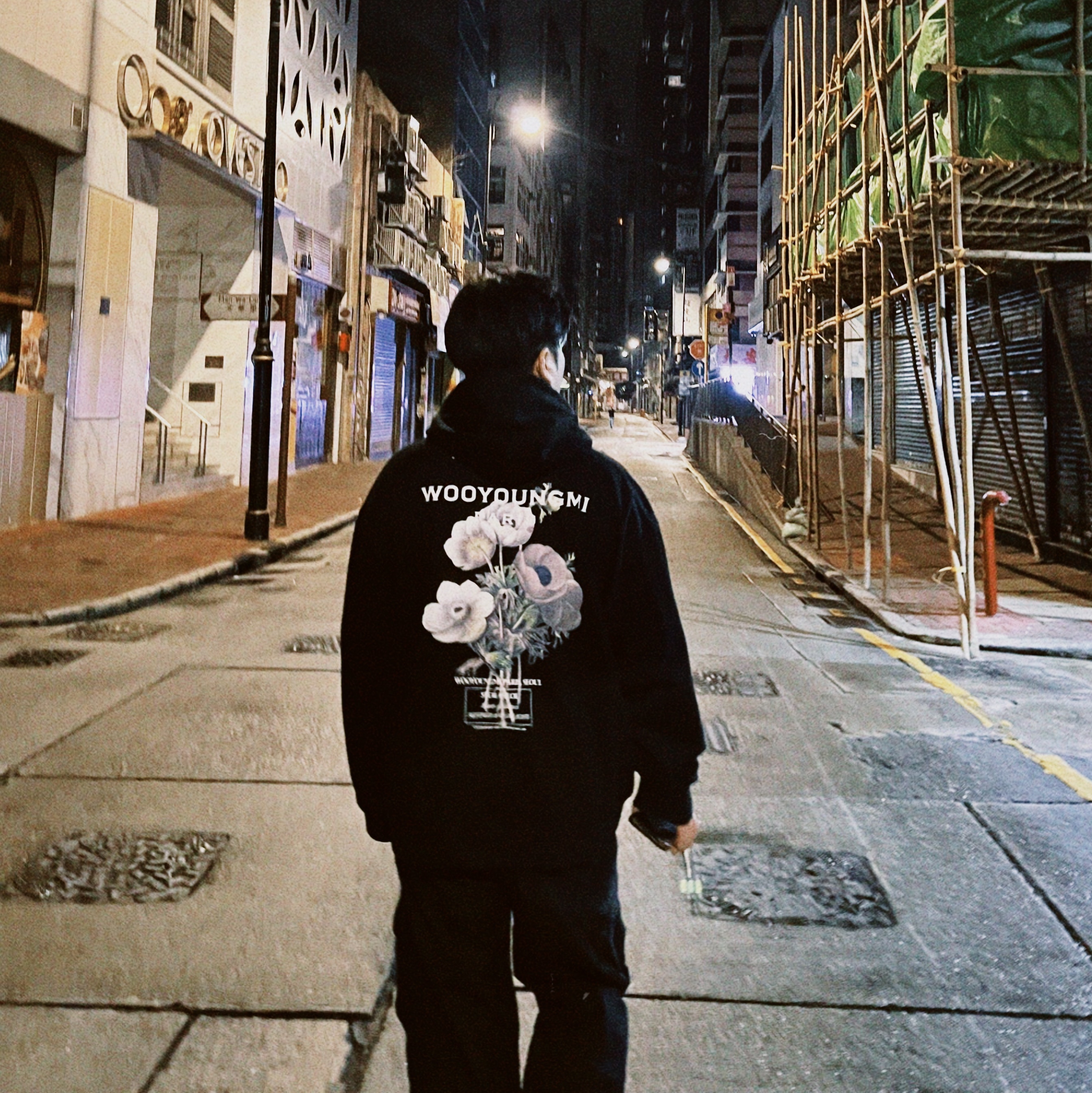 Wooyoungmi Flower Back Logo Hoodie Black - 23FW, Chrome Hearts Silichrome CH Cross Pendant Black 2022/2023/2025 착용 스타일 - 2