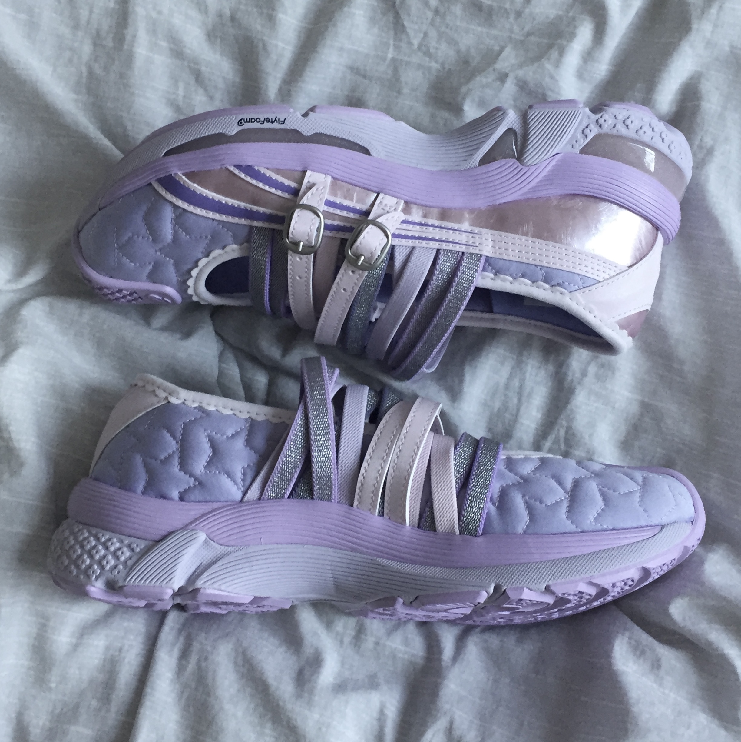 (W) Asics x Kiko Kostadinov x Heaven by Marc Jacobs Gel-Lokros Vapor Cosmos 착용 스타일 - 2