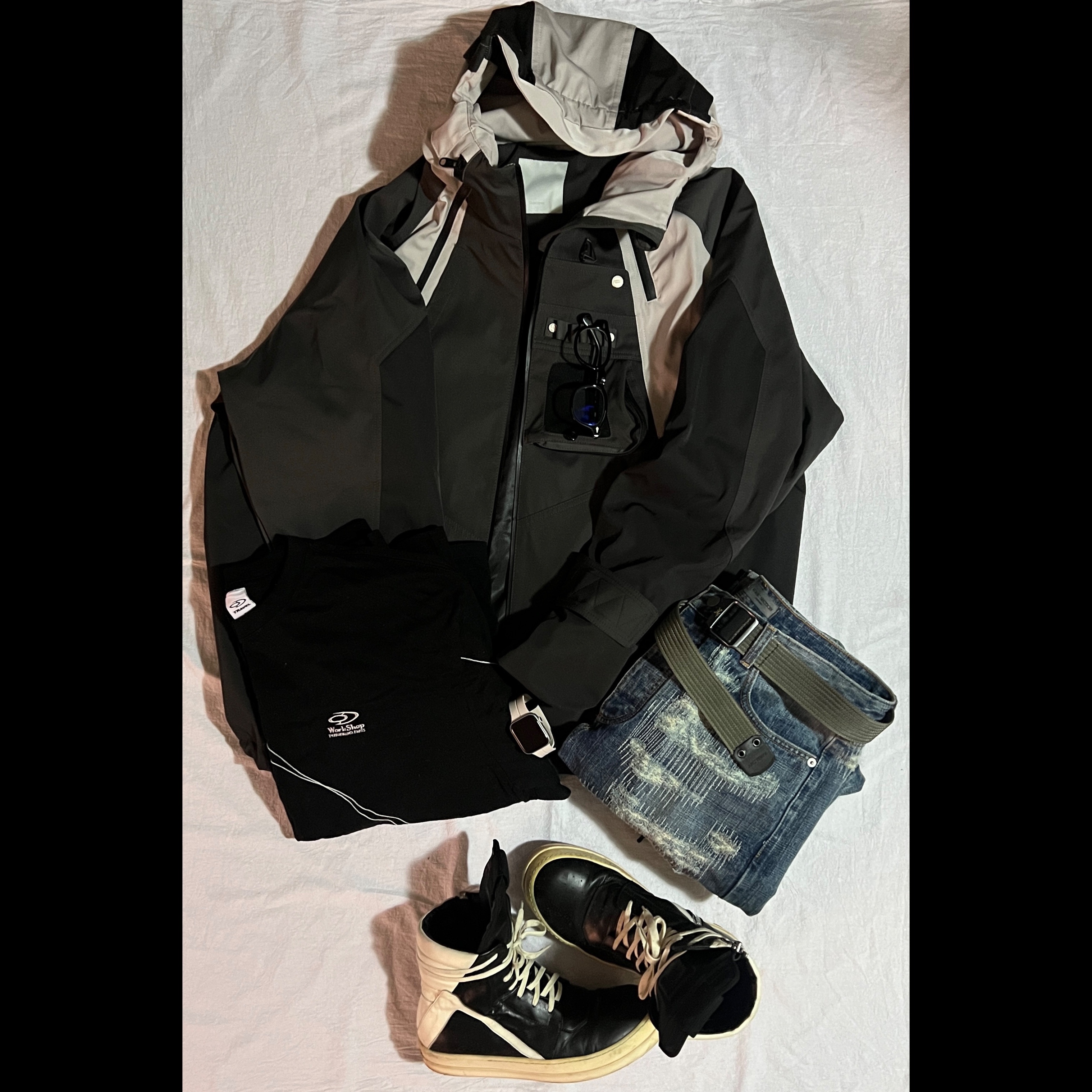 Undermycar Kame Multi Zip Turtle Shell Parka Driftwood - 22FW, Undermycar x Konic Section Vol.2 Hard Destroyed Washed Jeans - 23SS 착용 스타일