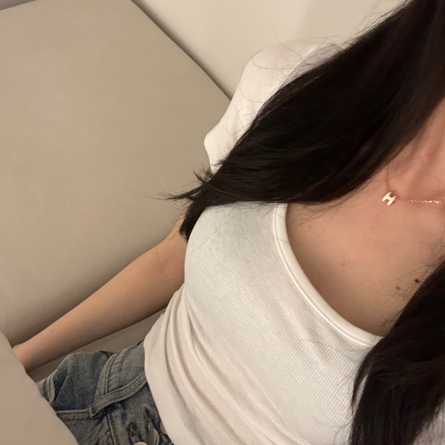 (W) Hermes Mini Pop H Pendant Rose Gold & Blanc 착용 스타일 - 1